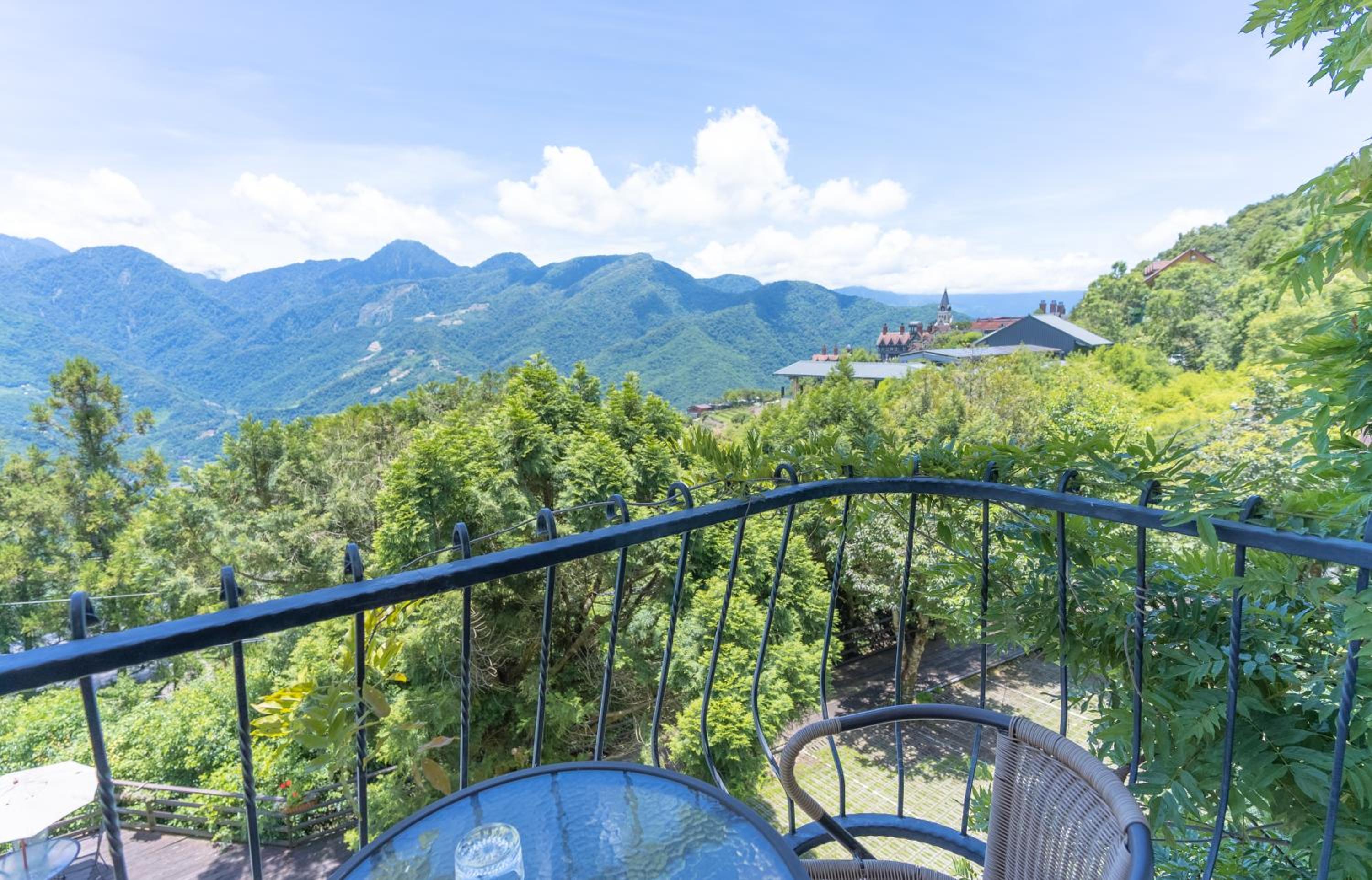 Twin Room with Mountain View photo 3