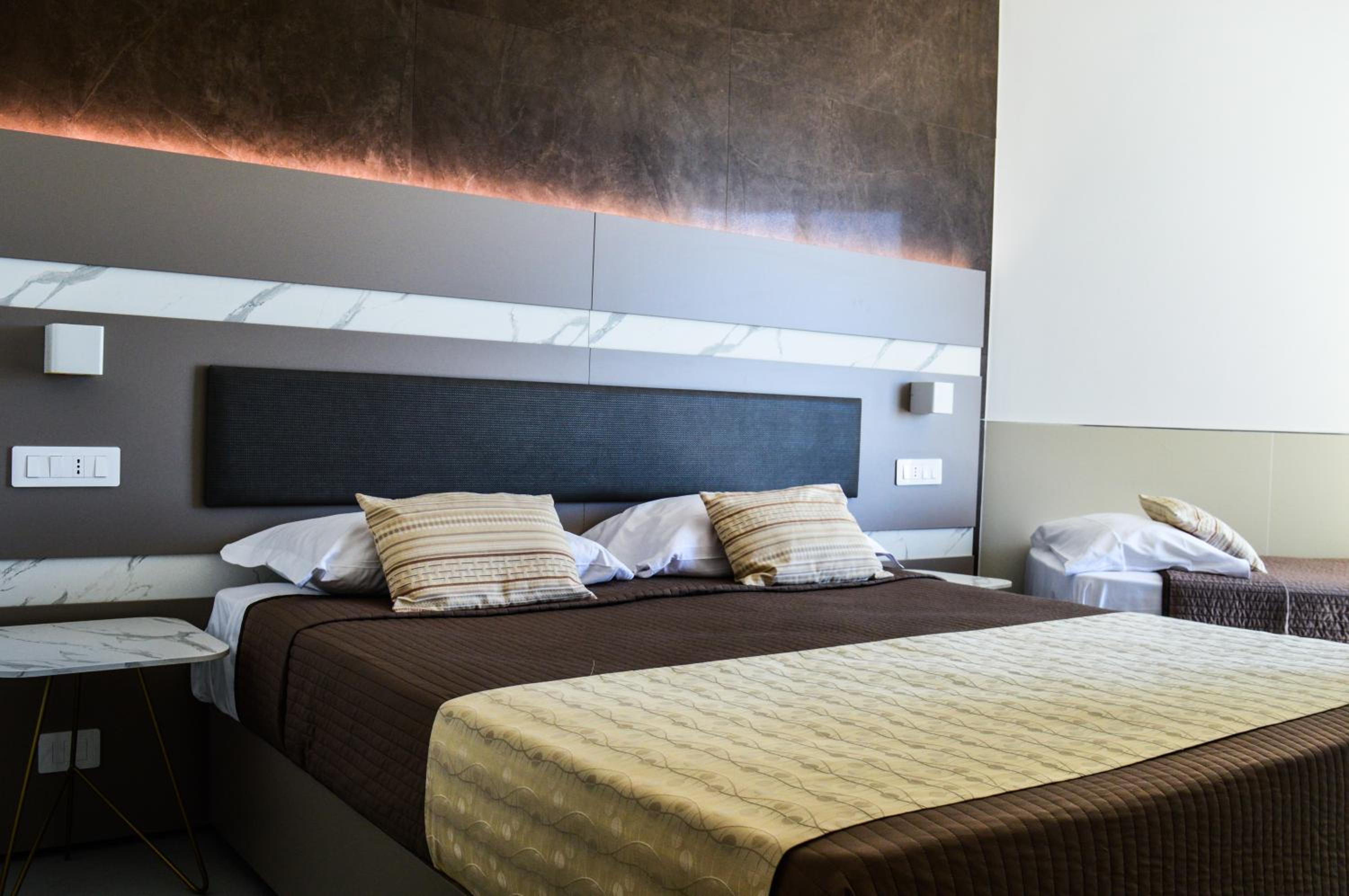 Triple Room - Photo 6