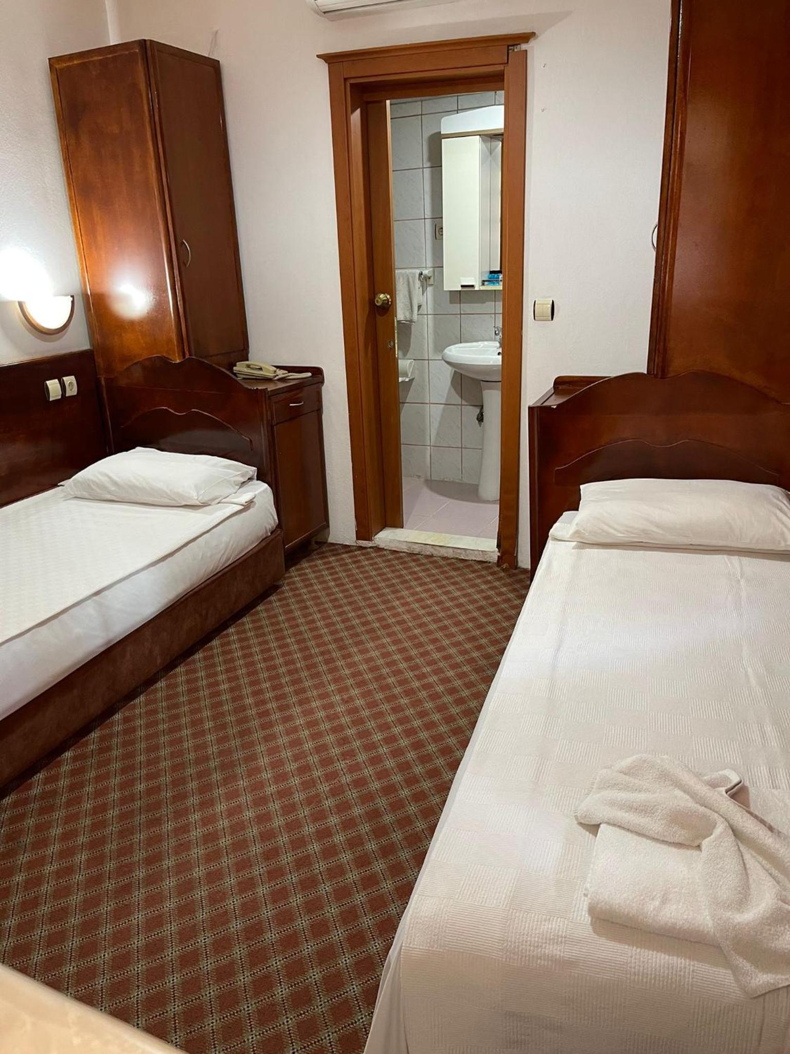 Standard Single Room with Shower photo 2