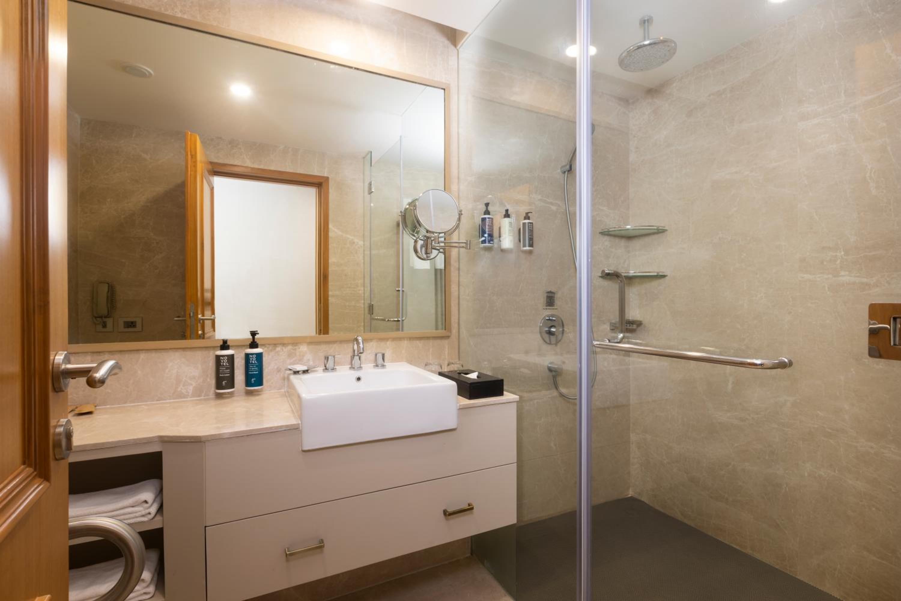 Royal Two Bedroom Suite With Balcony photo 2