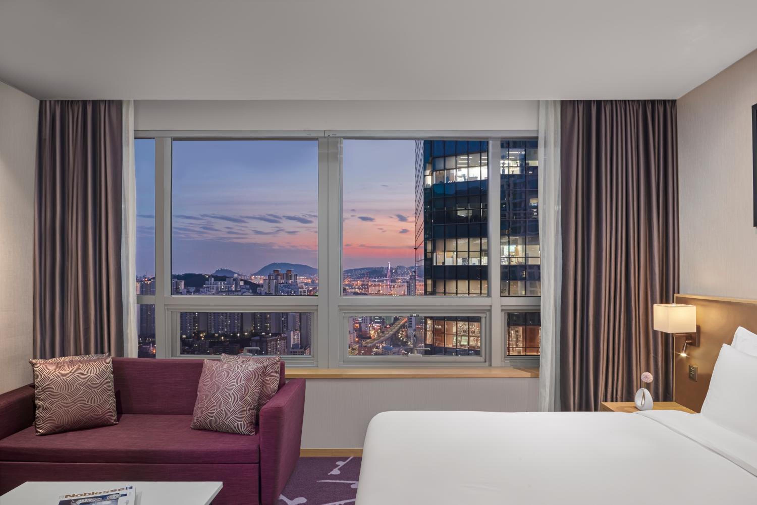 Special Offer - Premier Double Room (Casino voucher & Foreigner only)  - Photo 2