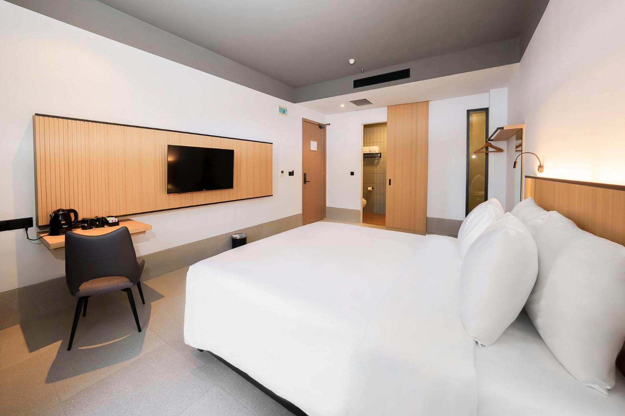 Deluxe Room - Photo 1