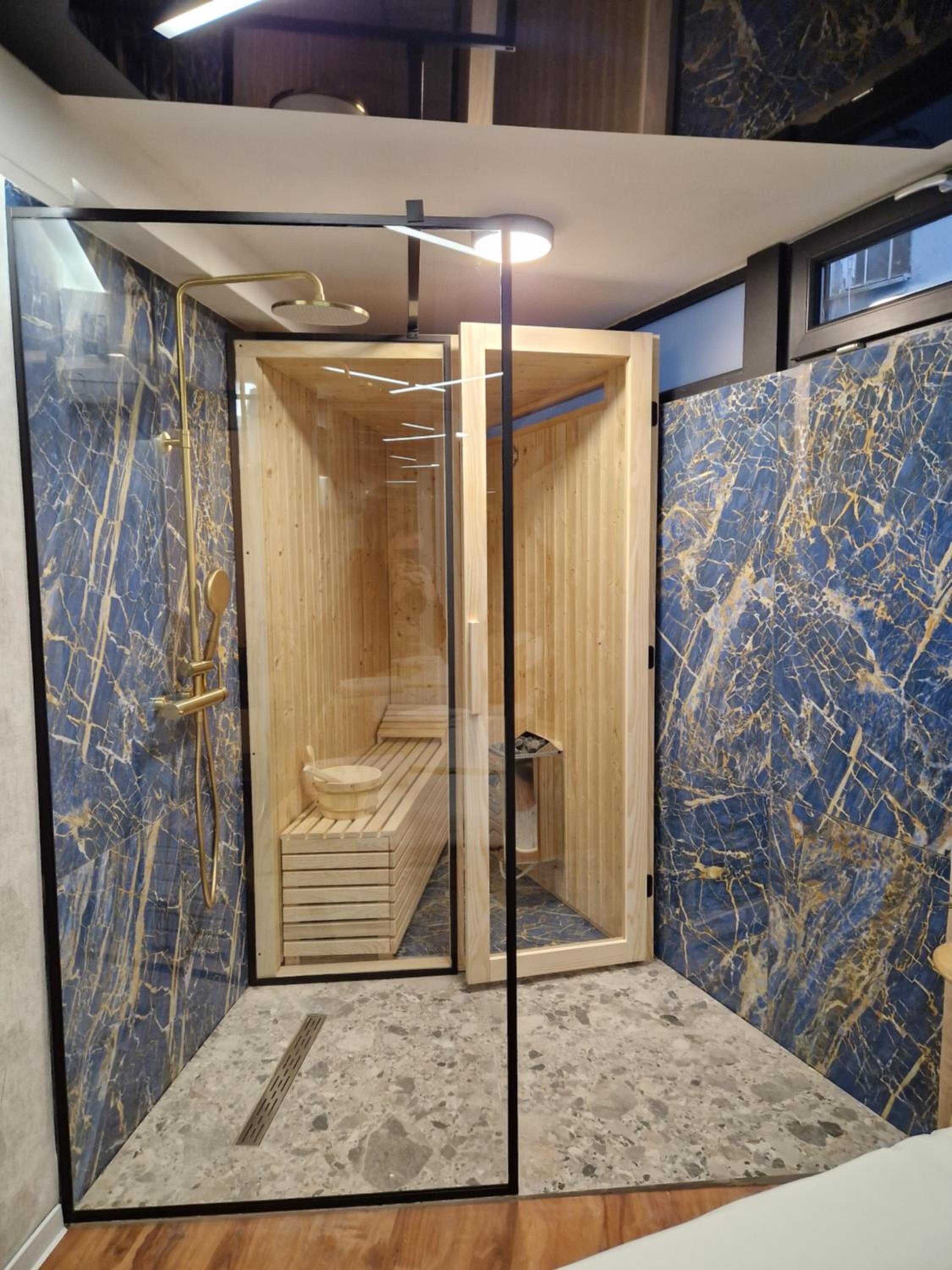 King Room with Spa Bath - Photo 3