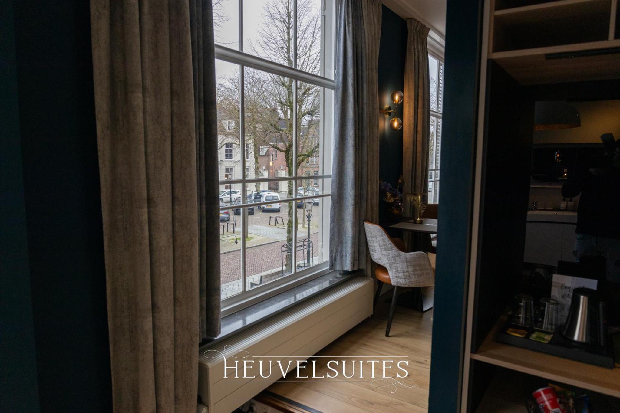 Superior King Room - Photo 19