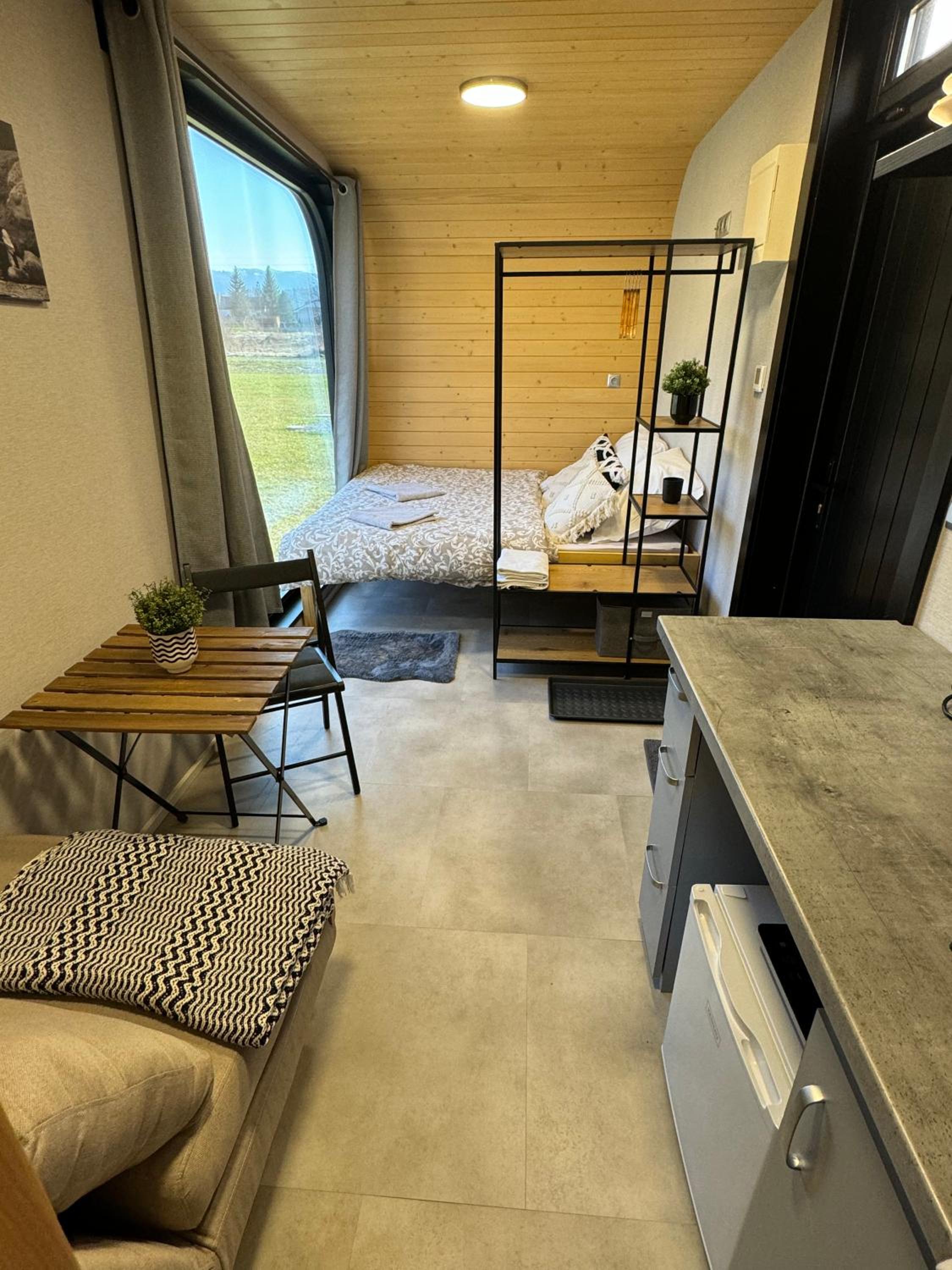 One-Bedroom House photo 1