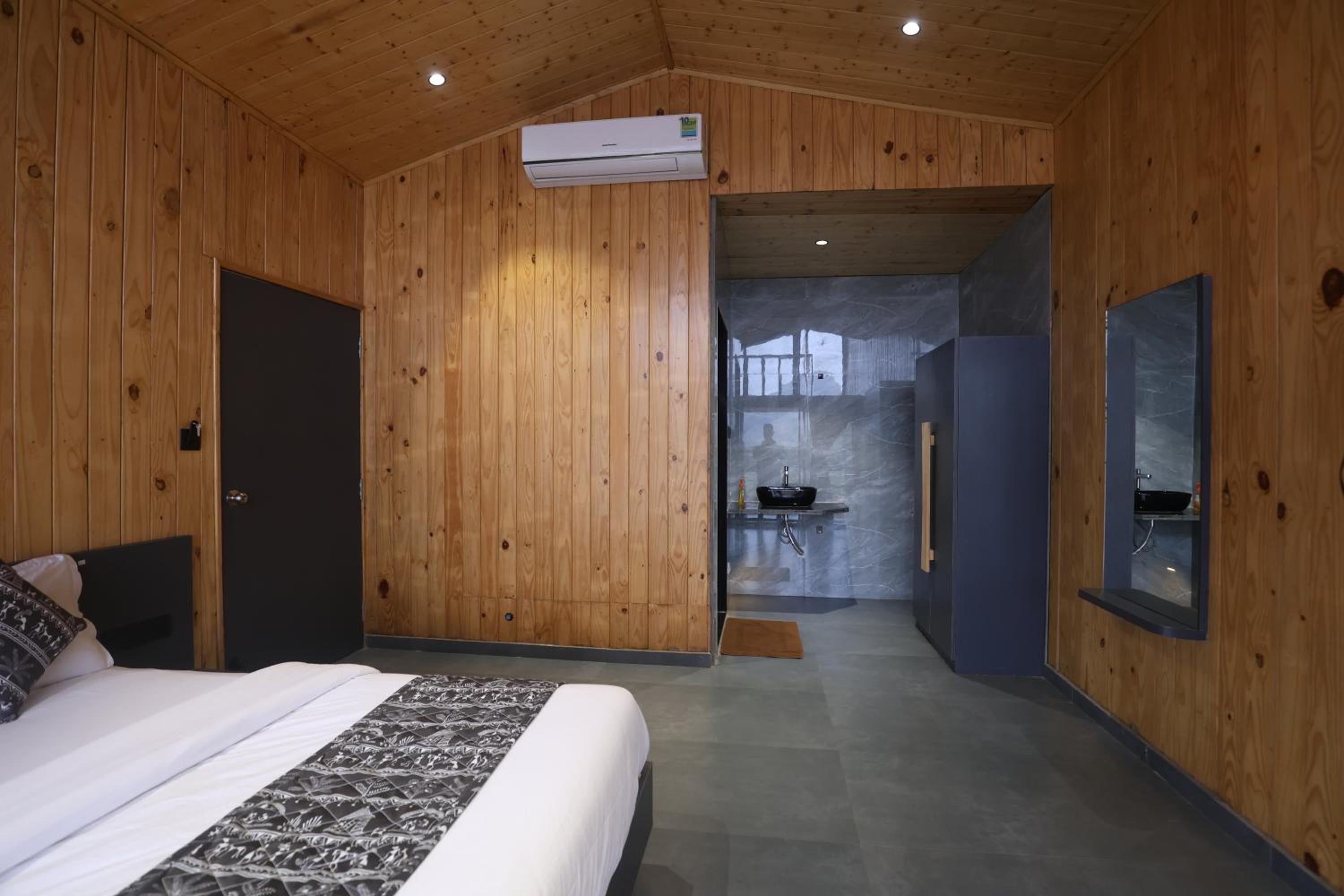 Double Room - Photo 11