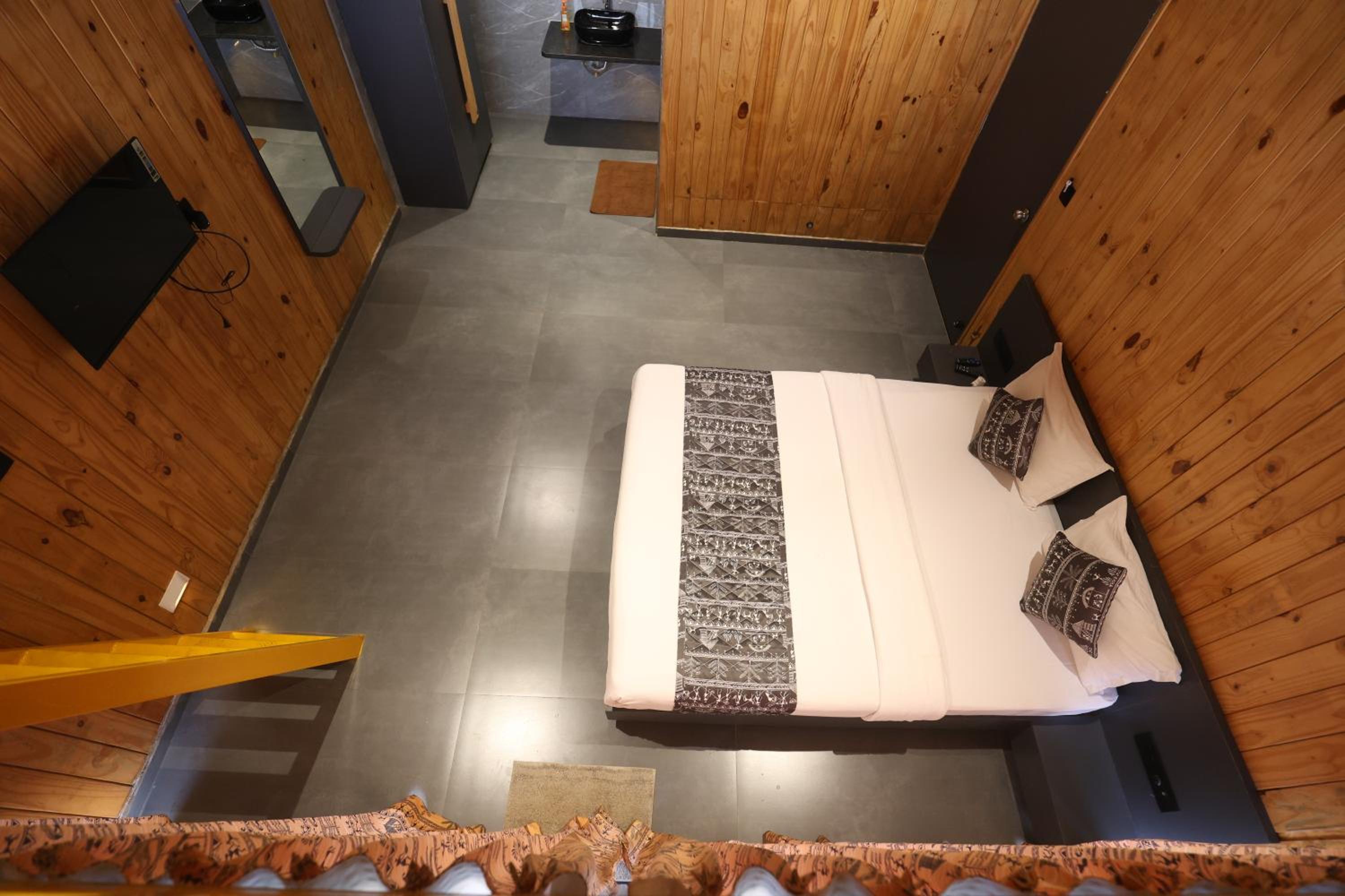 Double Room - Photo 6