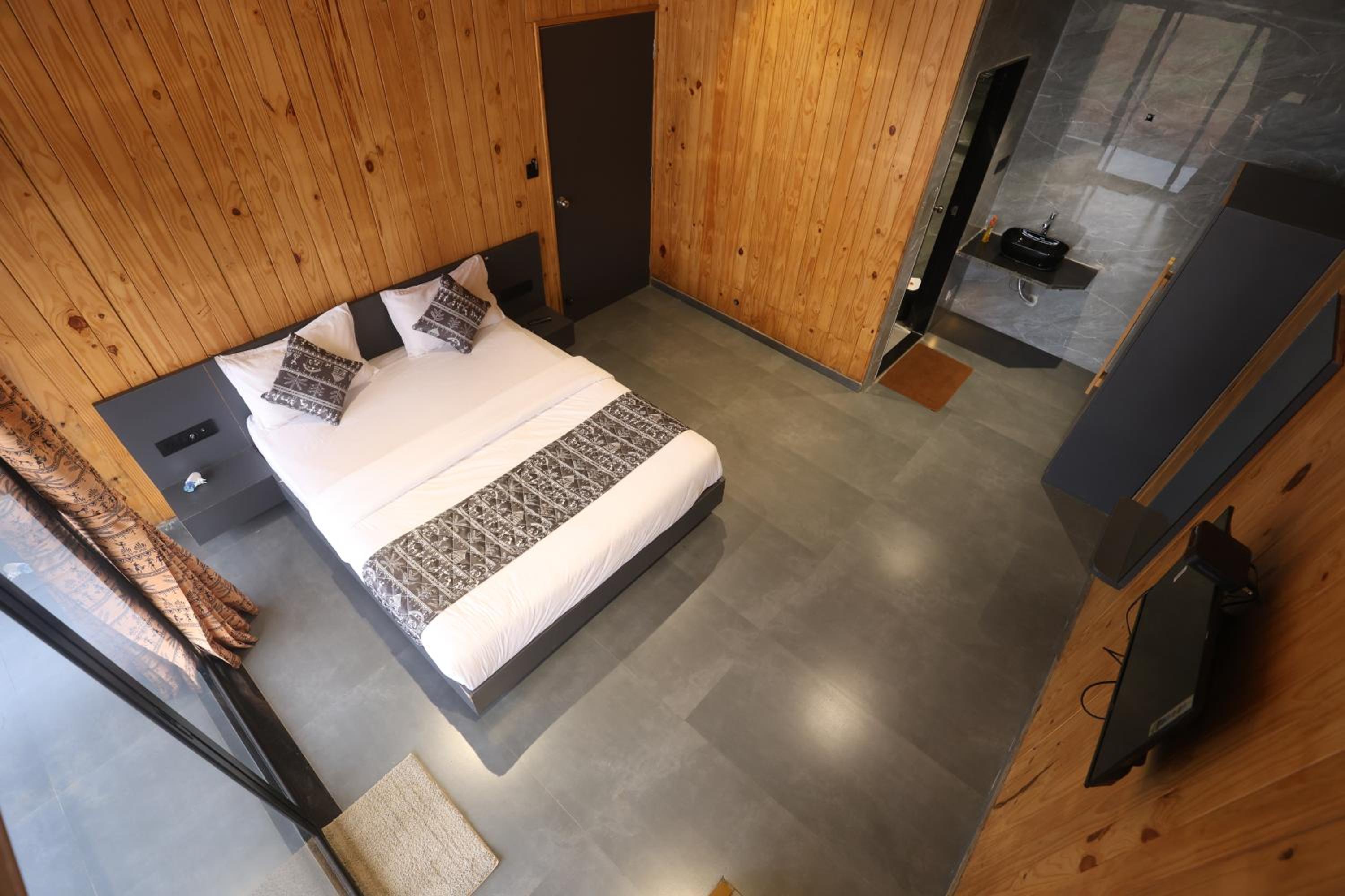 Double Room - Photo 5