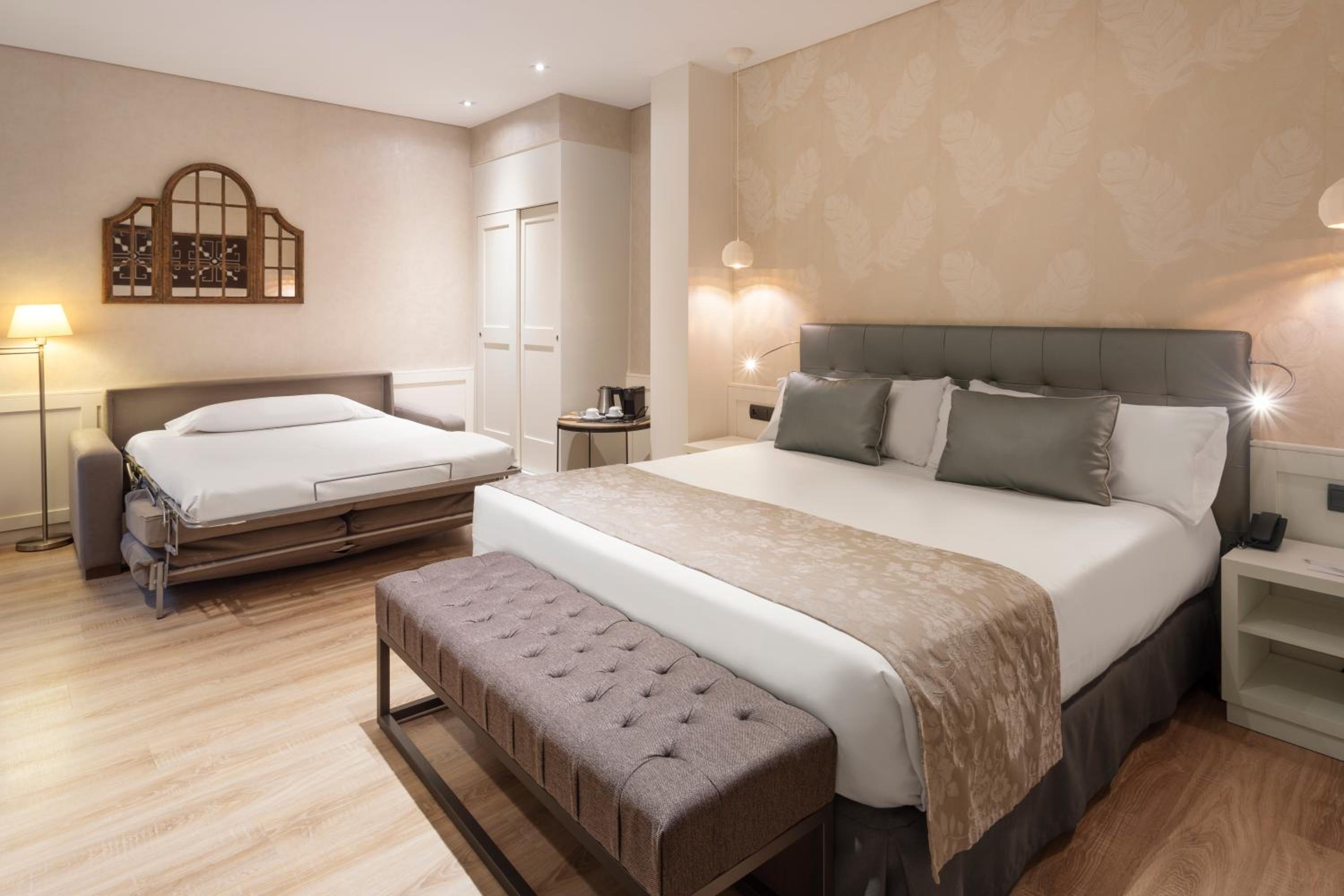Superior Double or Twin Room photo 2