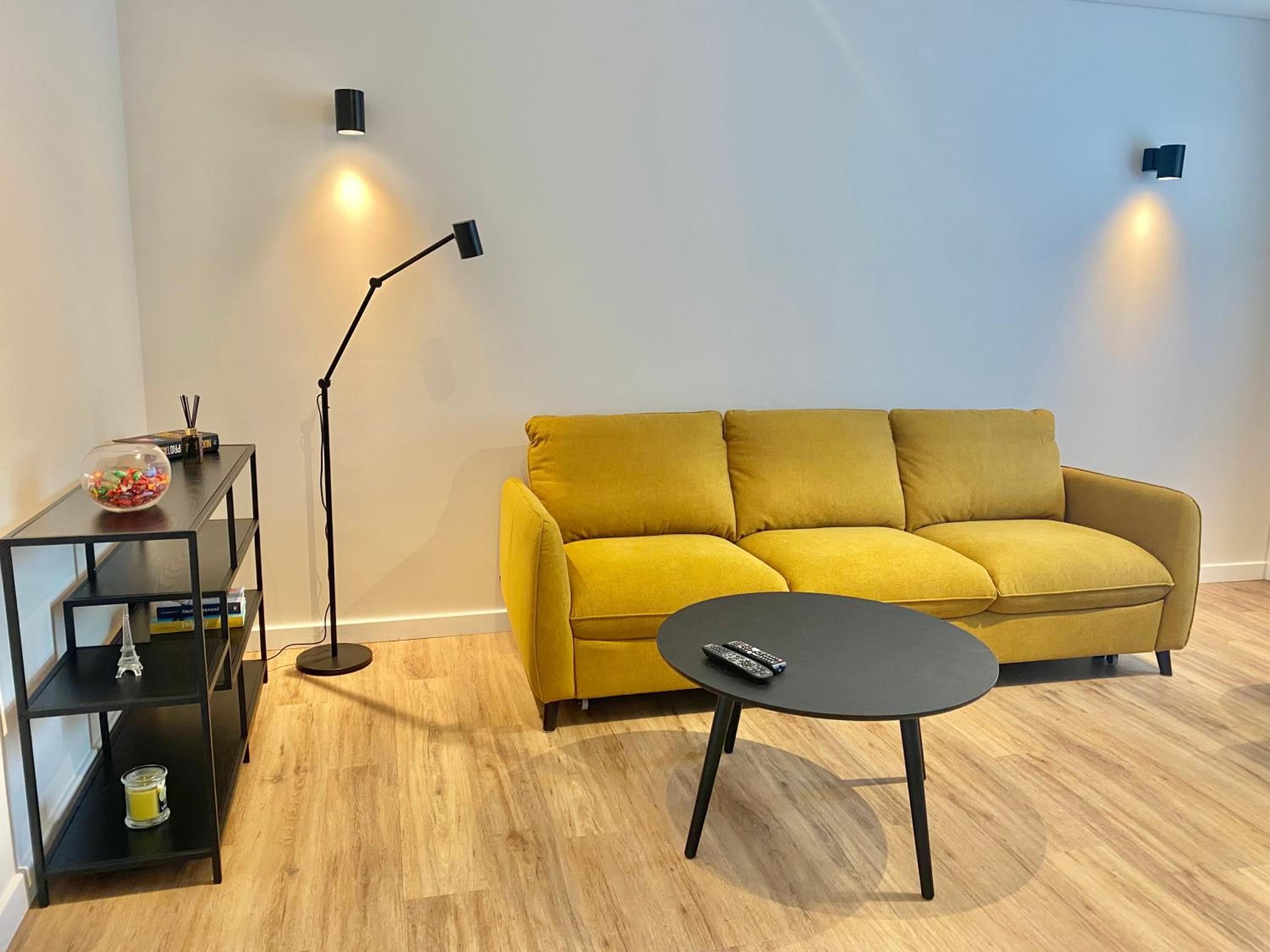 One-Bedroom Apartment photo 1