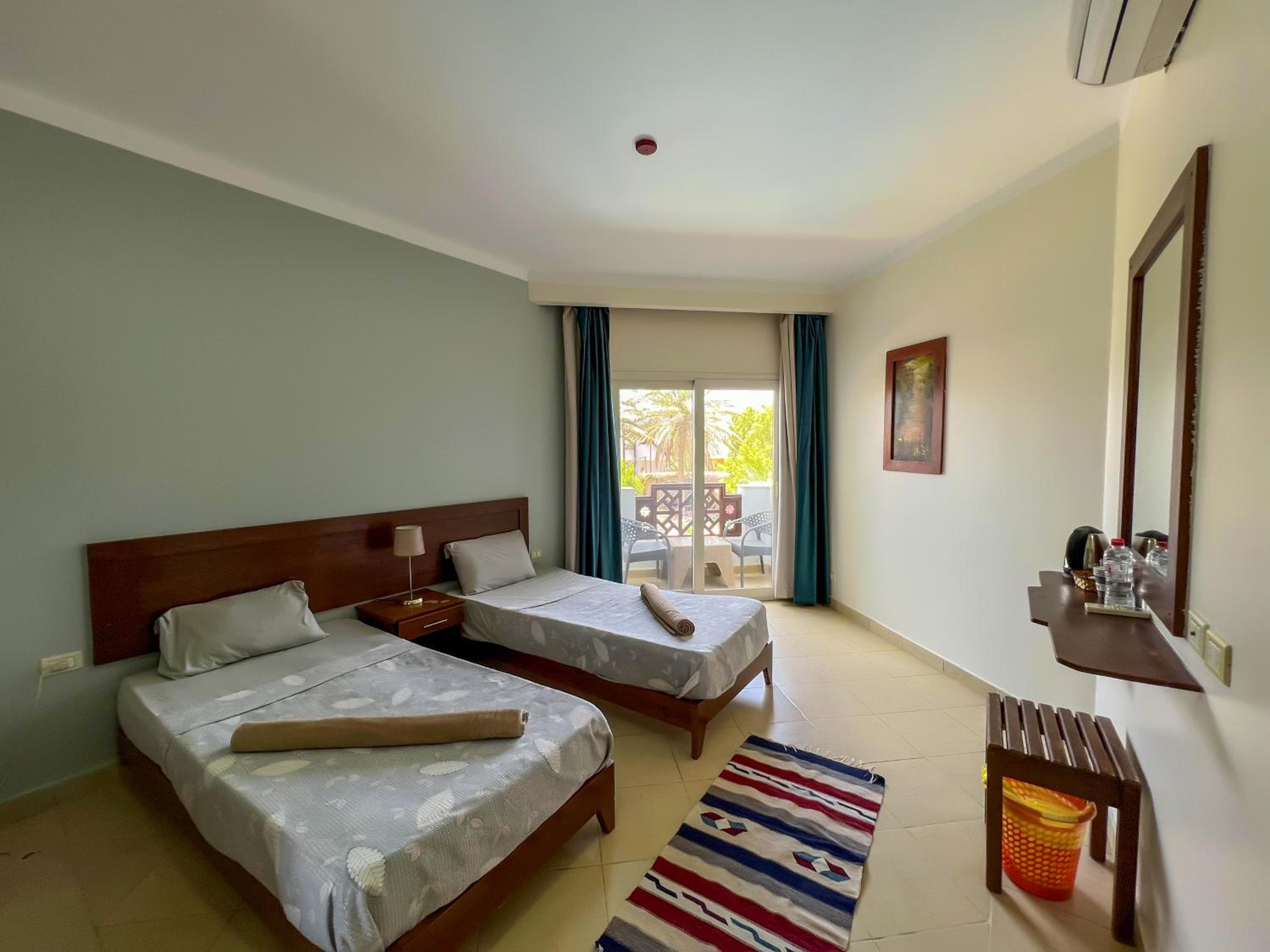 Double or Twin Room with Pool View photo 2