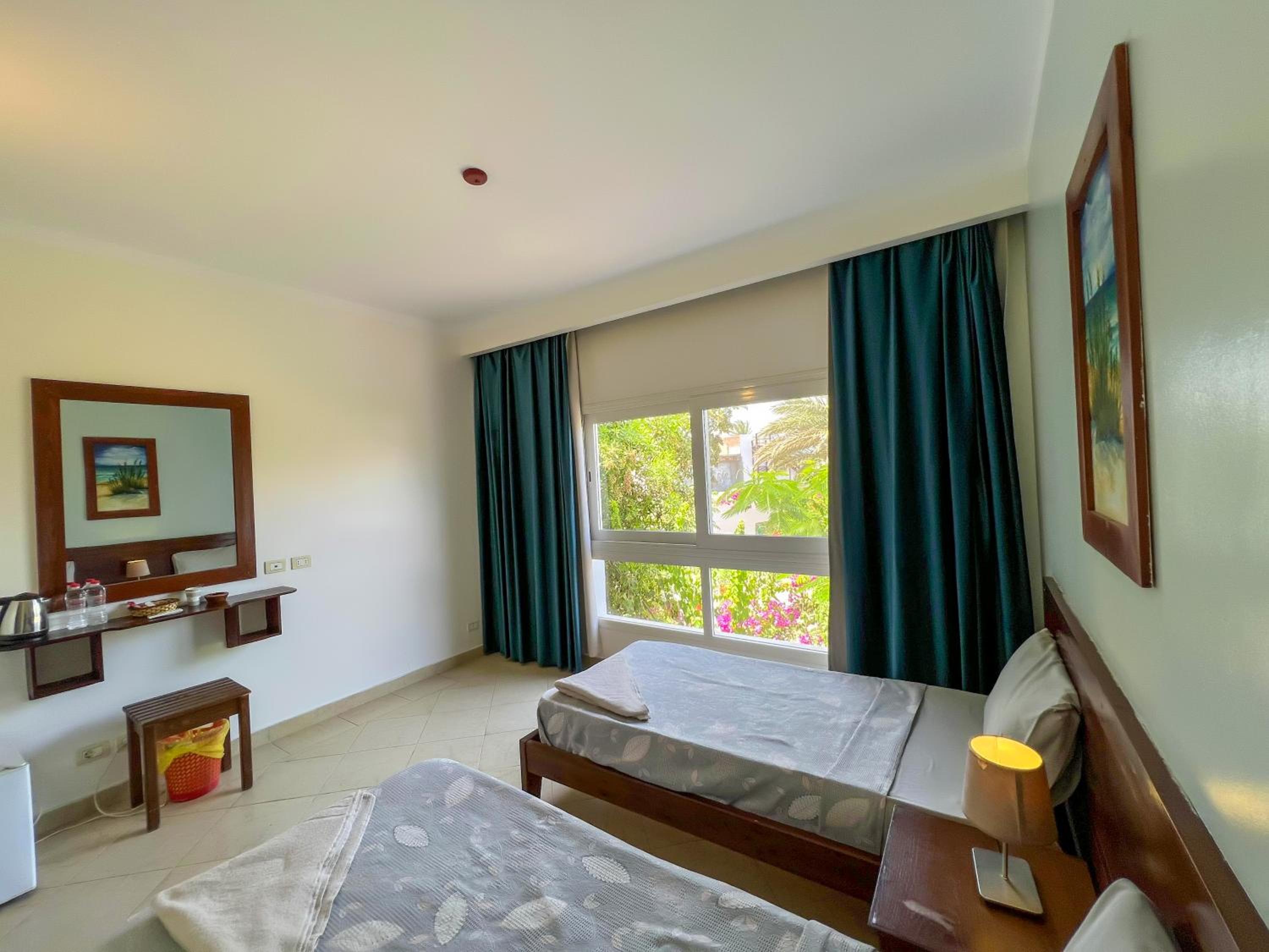 Double or Twin Room with Pool View photo 3