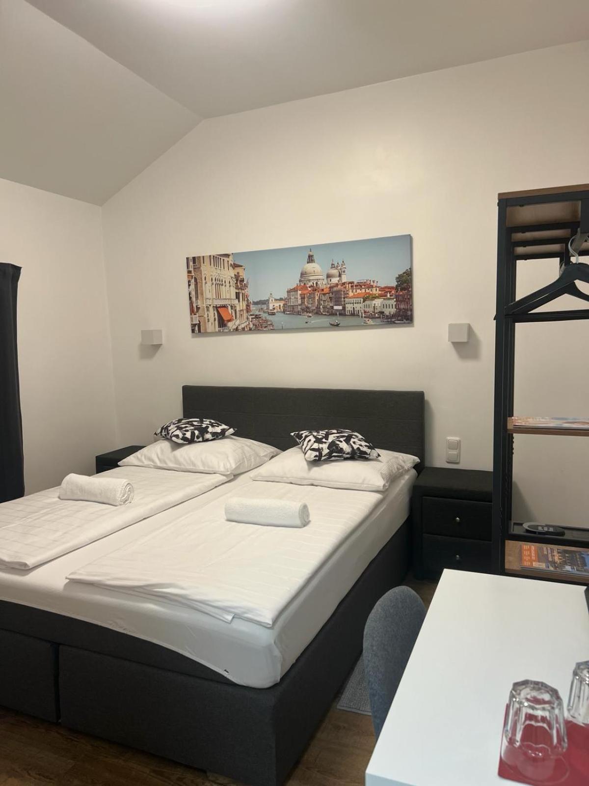 Double Room - Photo 6