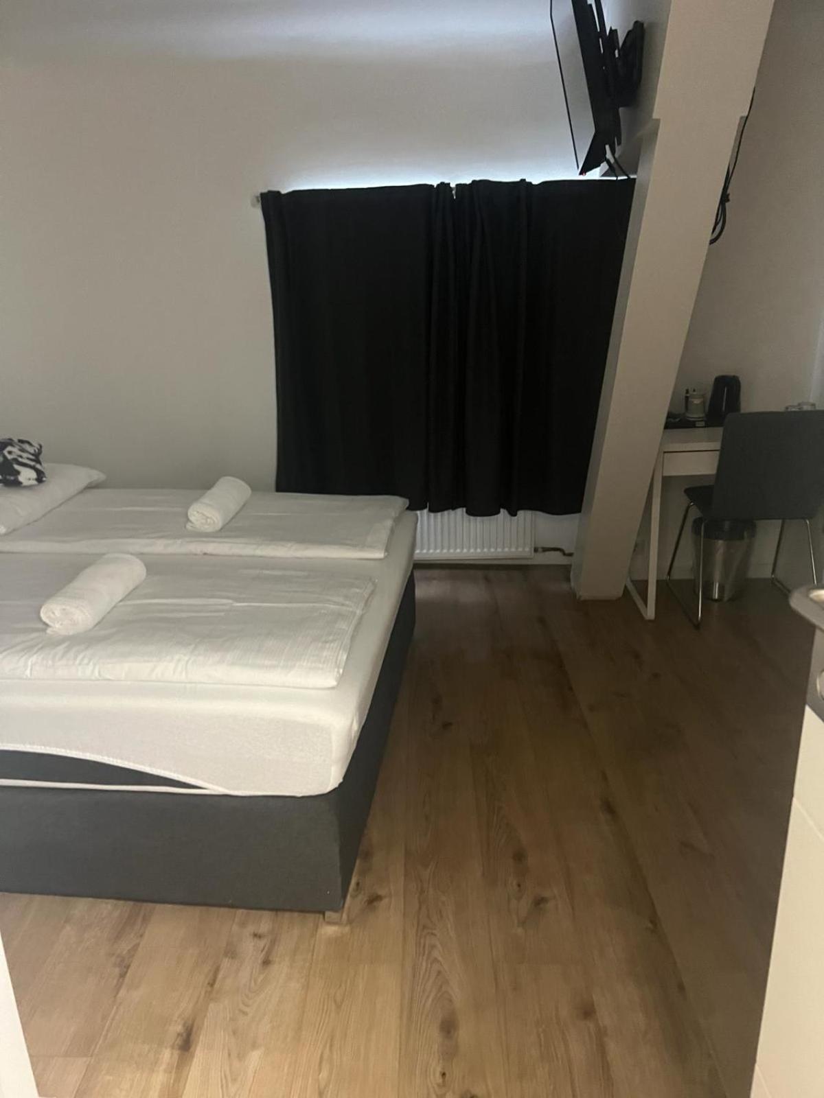 Double Room - Photo 5