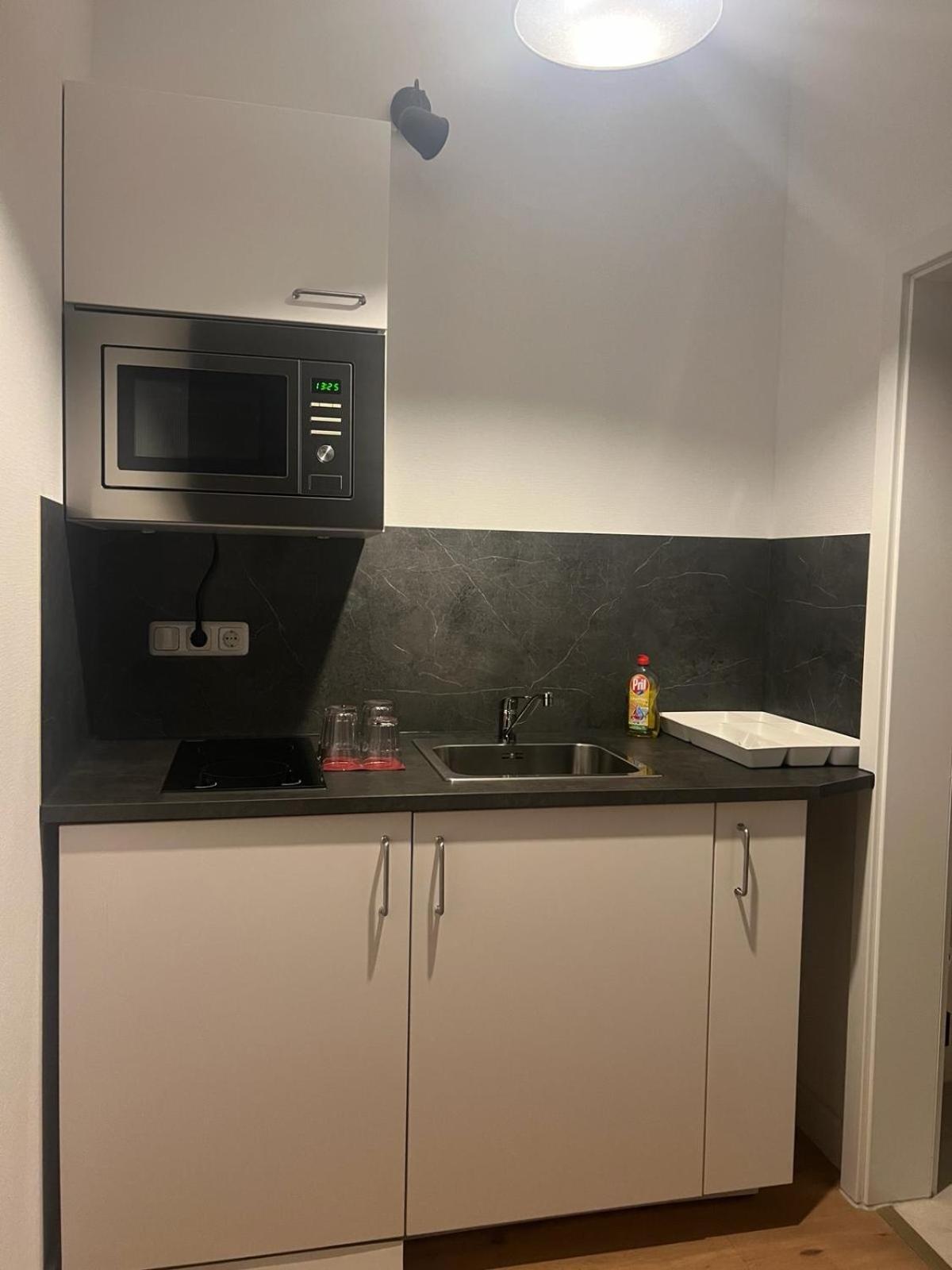 Premium Quadruple Room - Photo 9