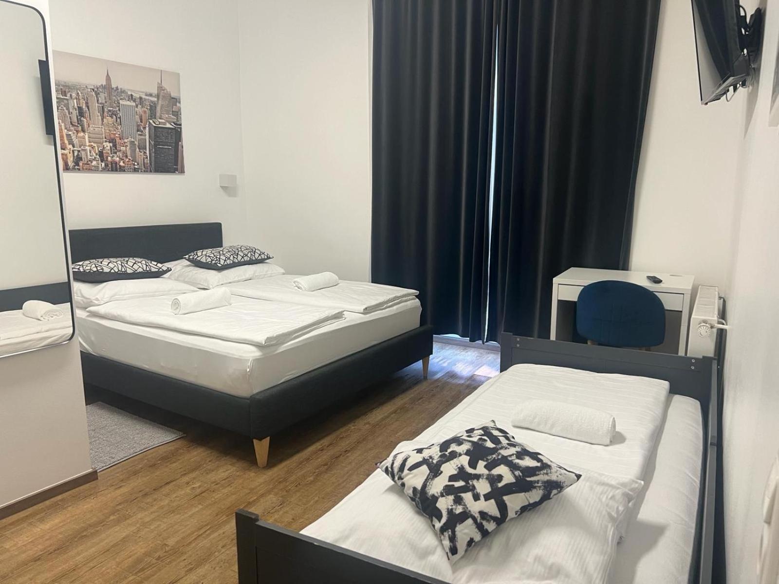 Standard Triple Room - Photo 8