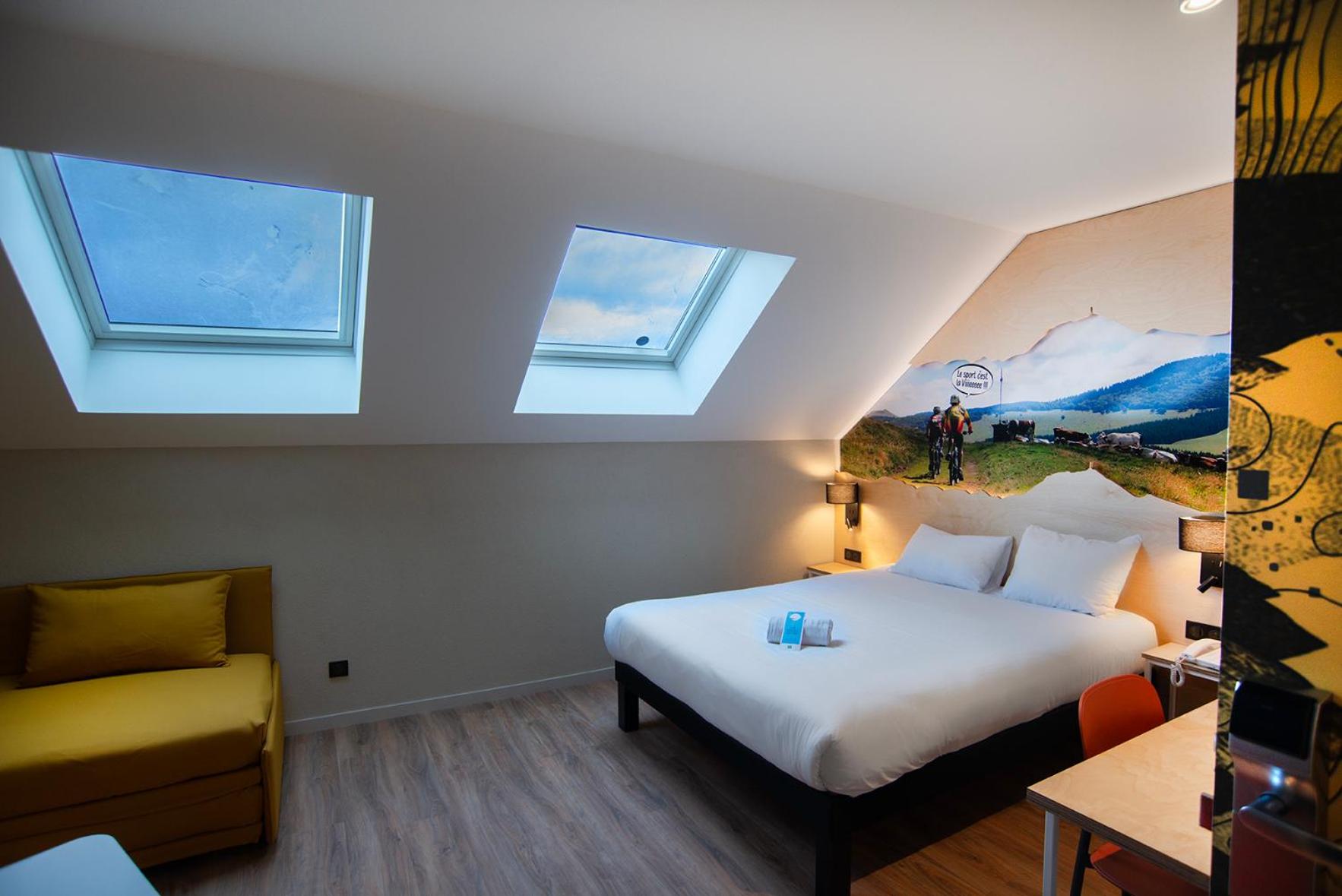 Family Room with sofa bed - Photo 3