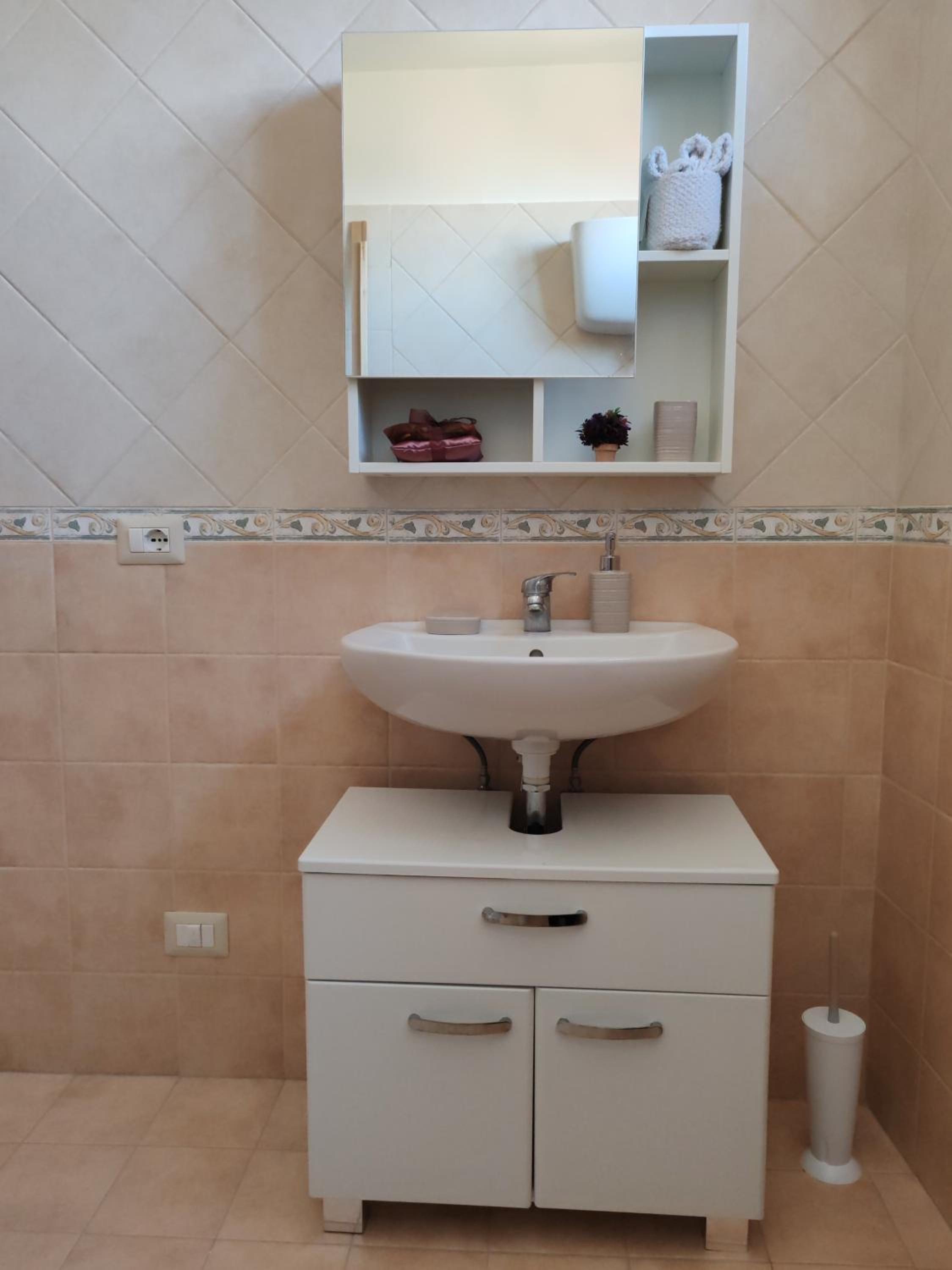 Family Room With Private Bathroom photo 3