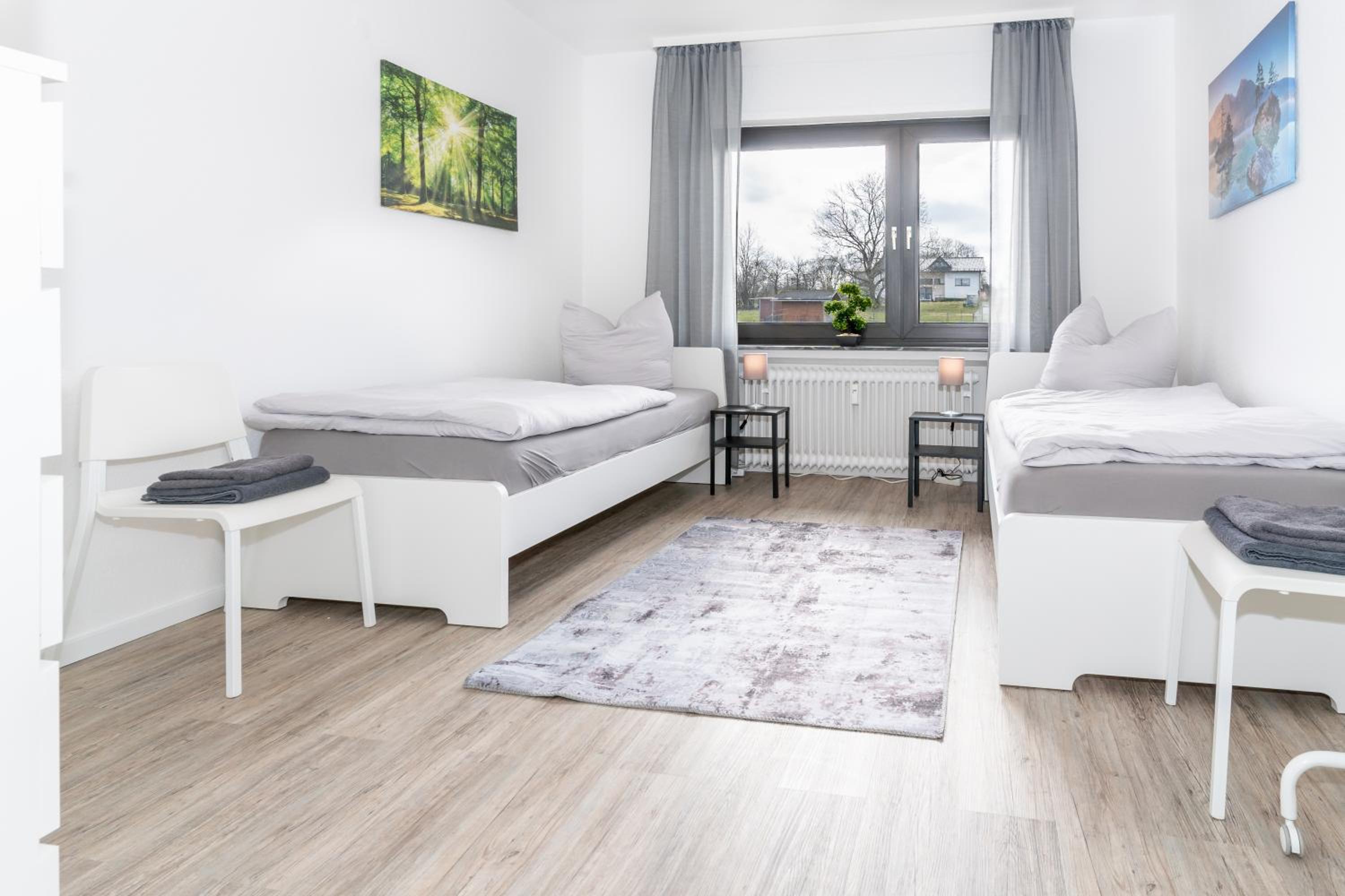 Four-Bedroom Apartment with Balcony  photo 1