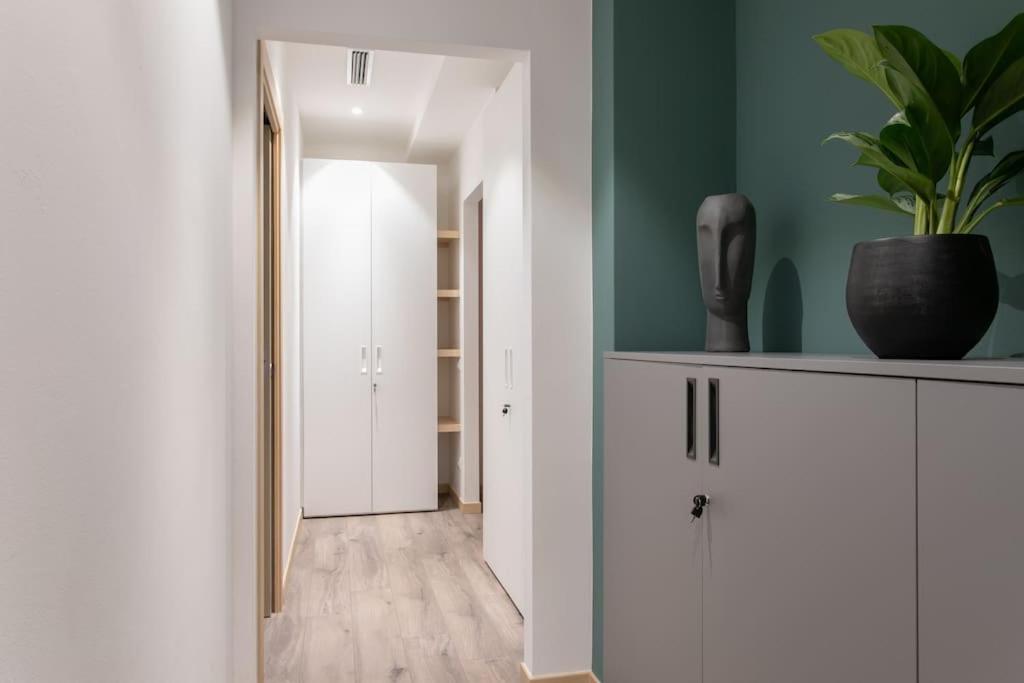 Three-Bedroom Apartment photo 2