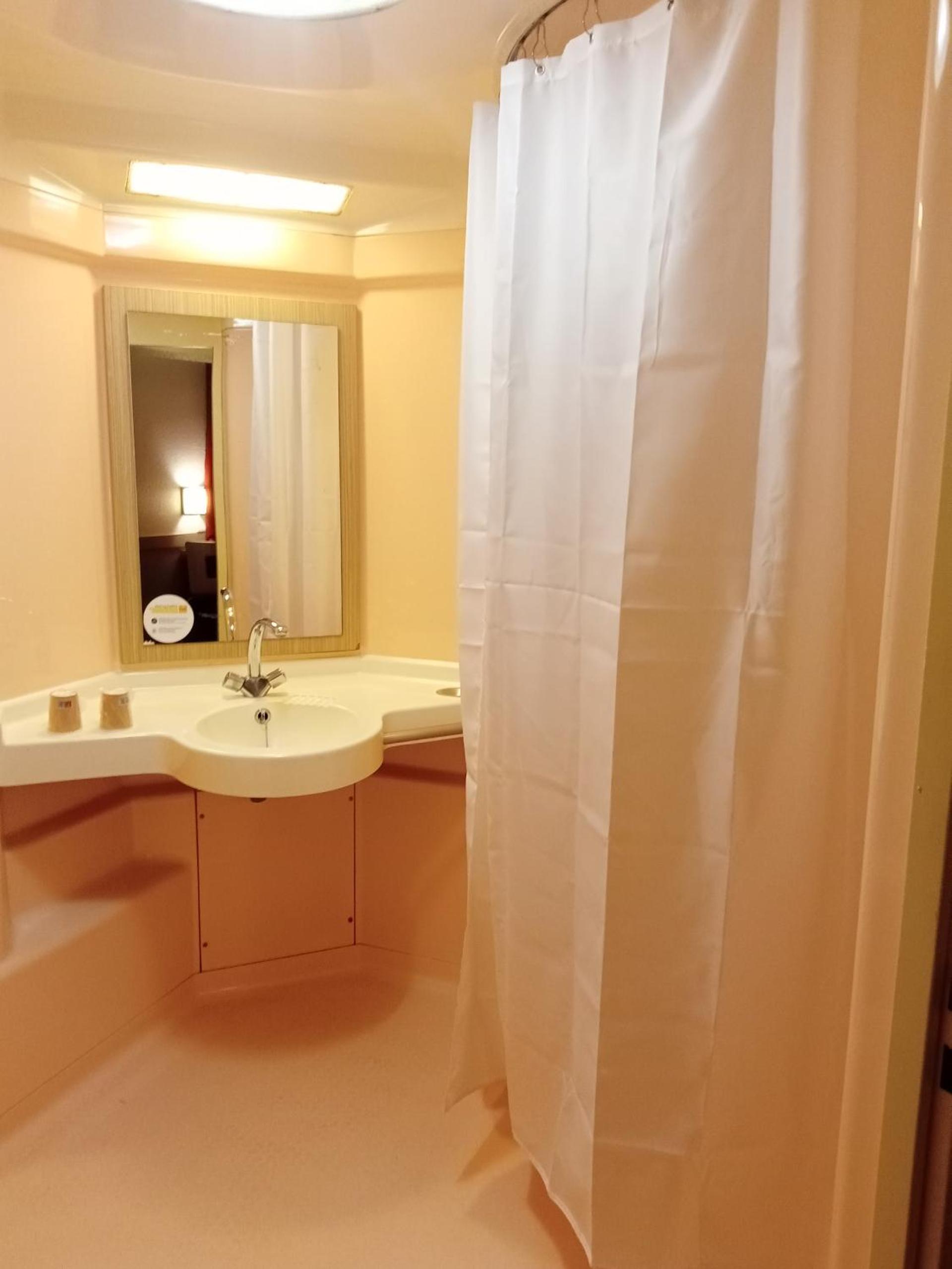 Double Room - Photo 7