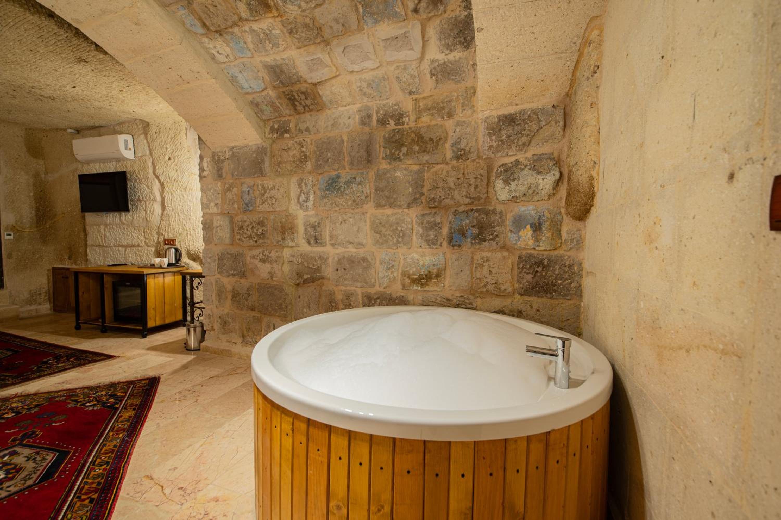 Suite with Spa Bath photo 2