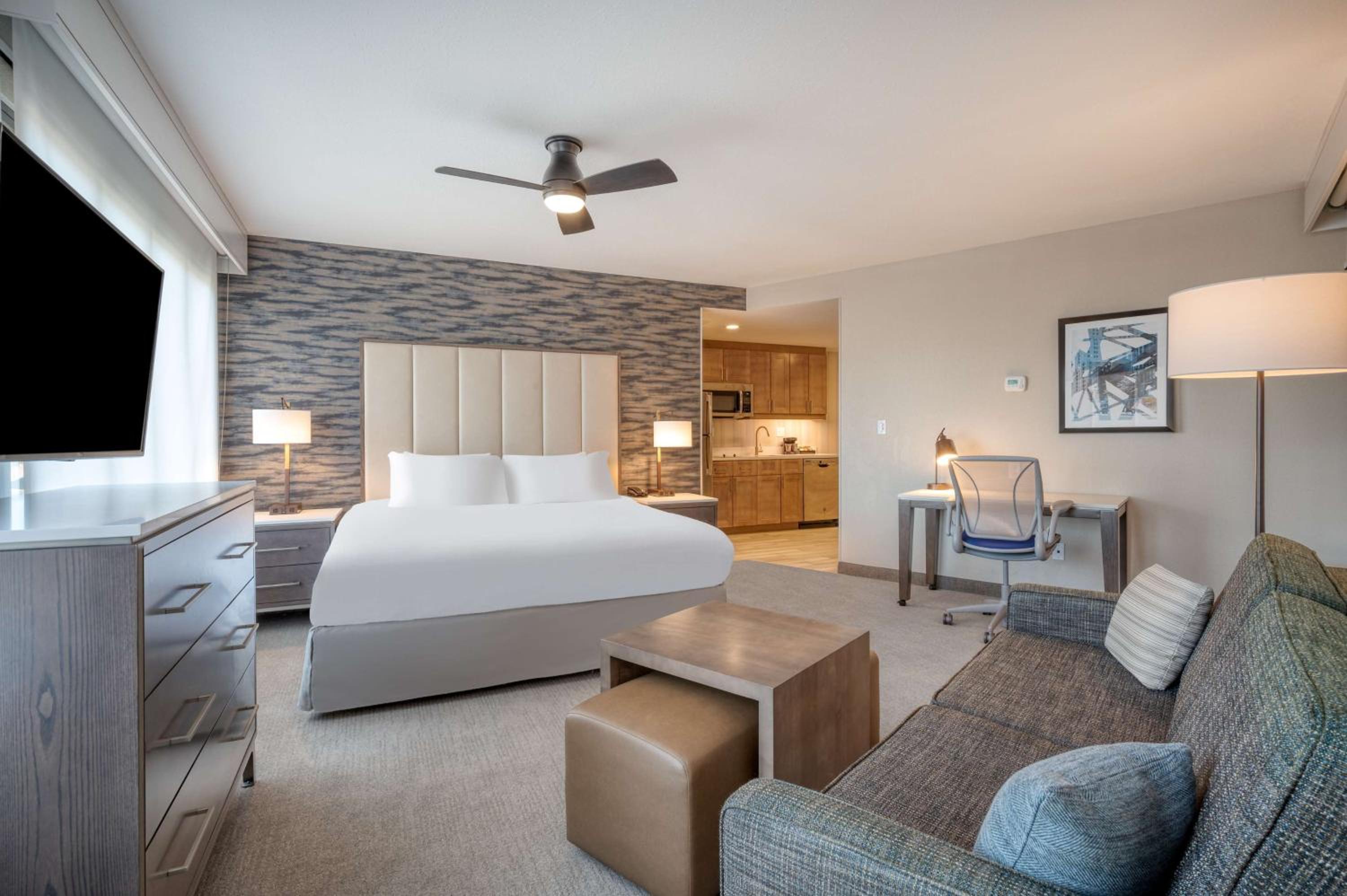 King Studio Suite - Photo 2