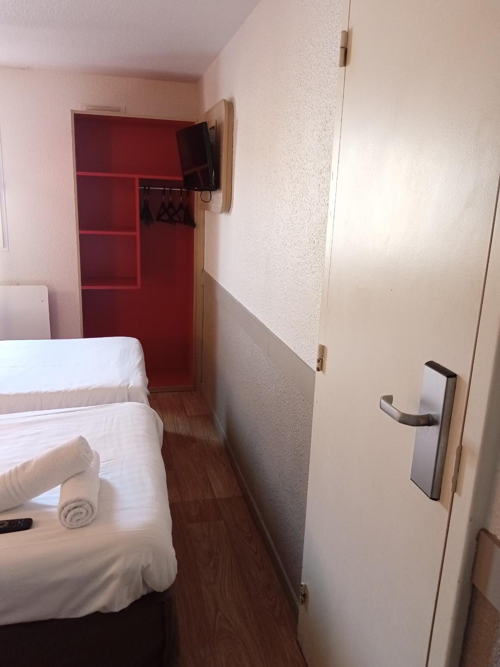 Triple Room - Photo 7