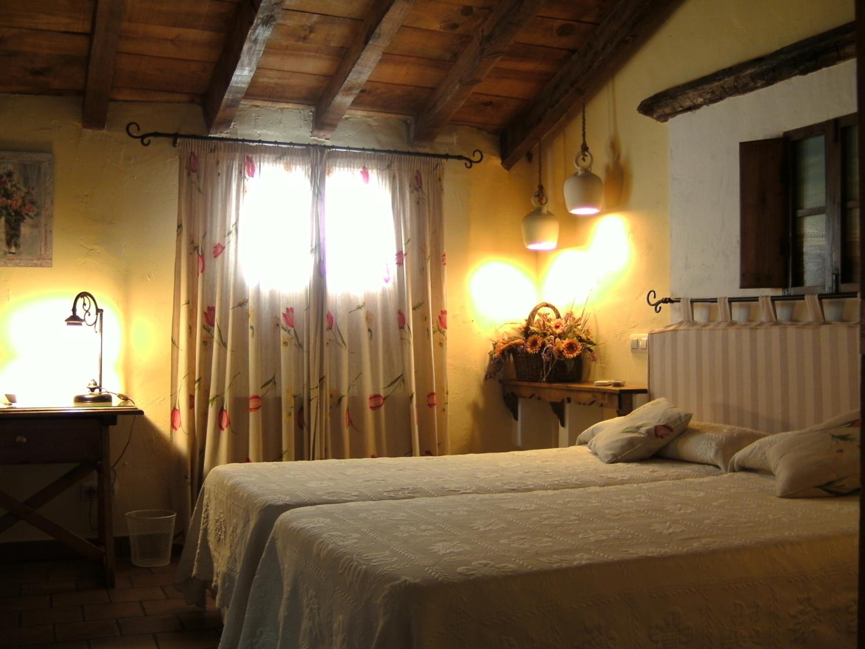 Double or Twin Room - Photo 34