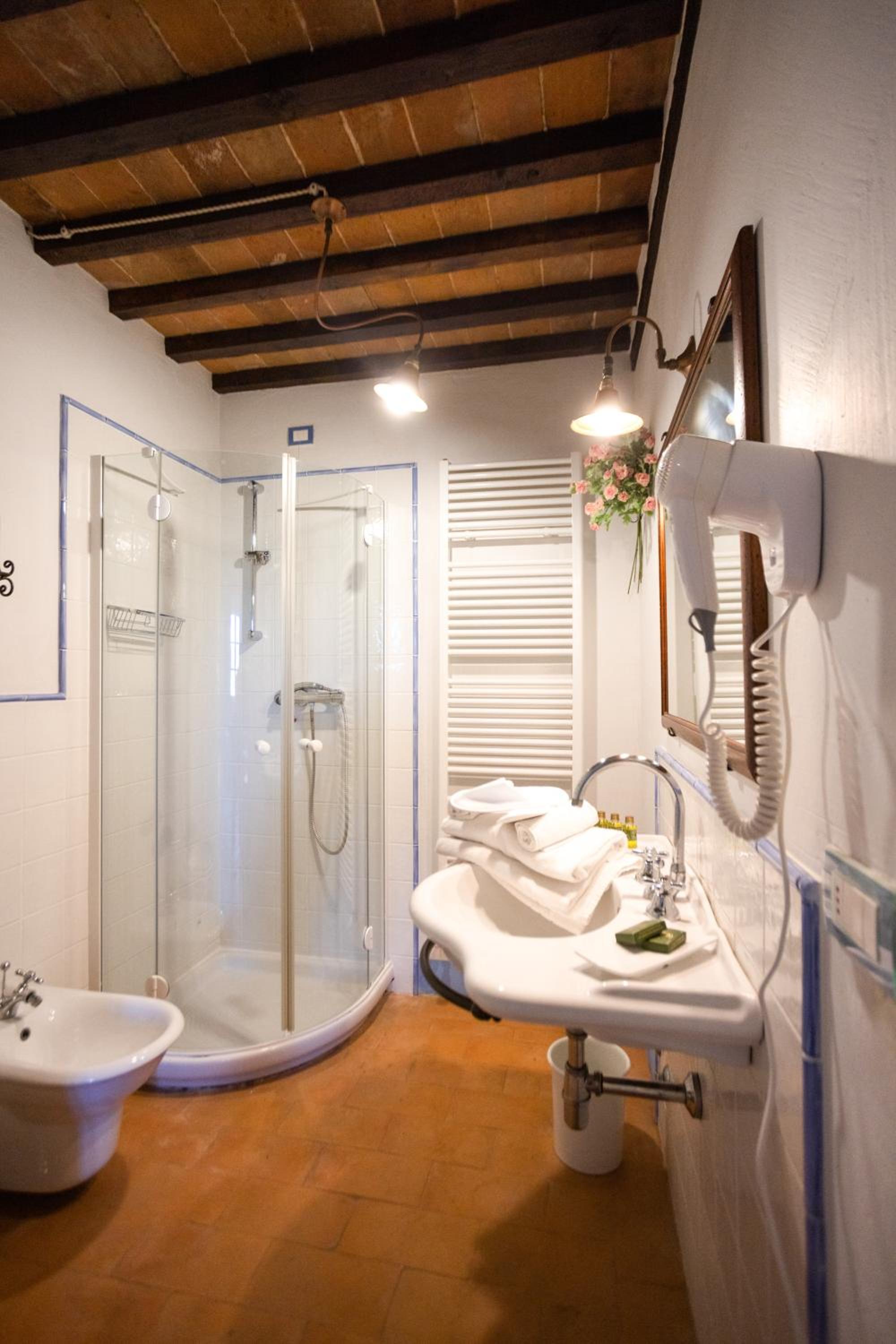 Classic Double Room - Photo 5