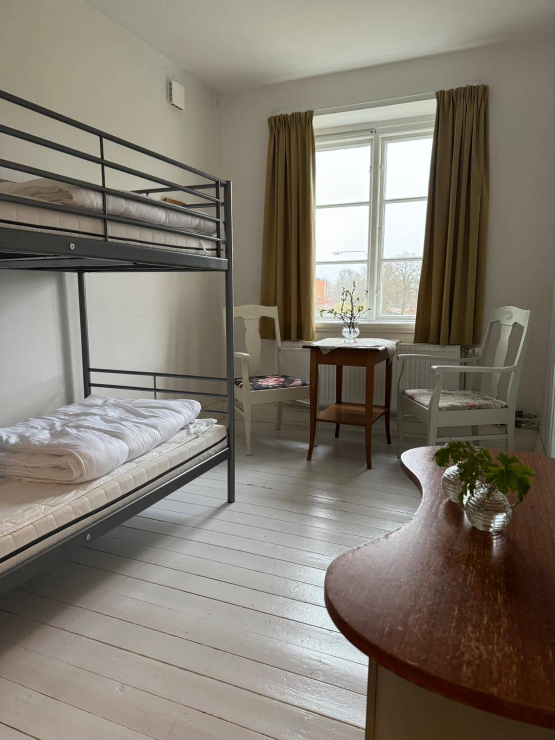 Twin Room with Private Toilet - Photo 1