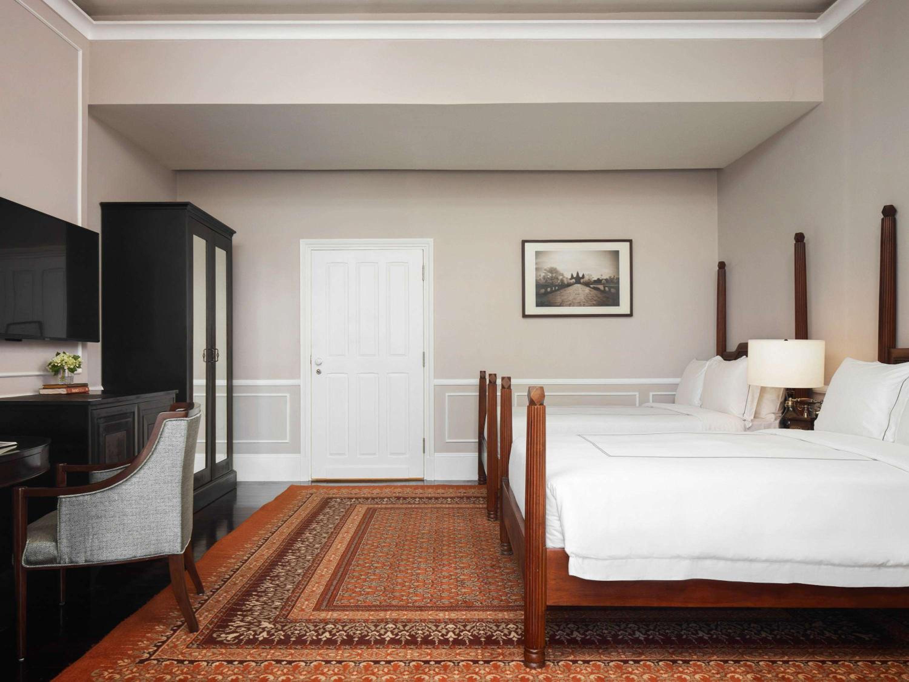 Landmark Twin Room with Pool View - Photo 4