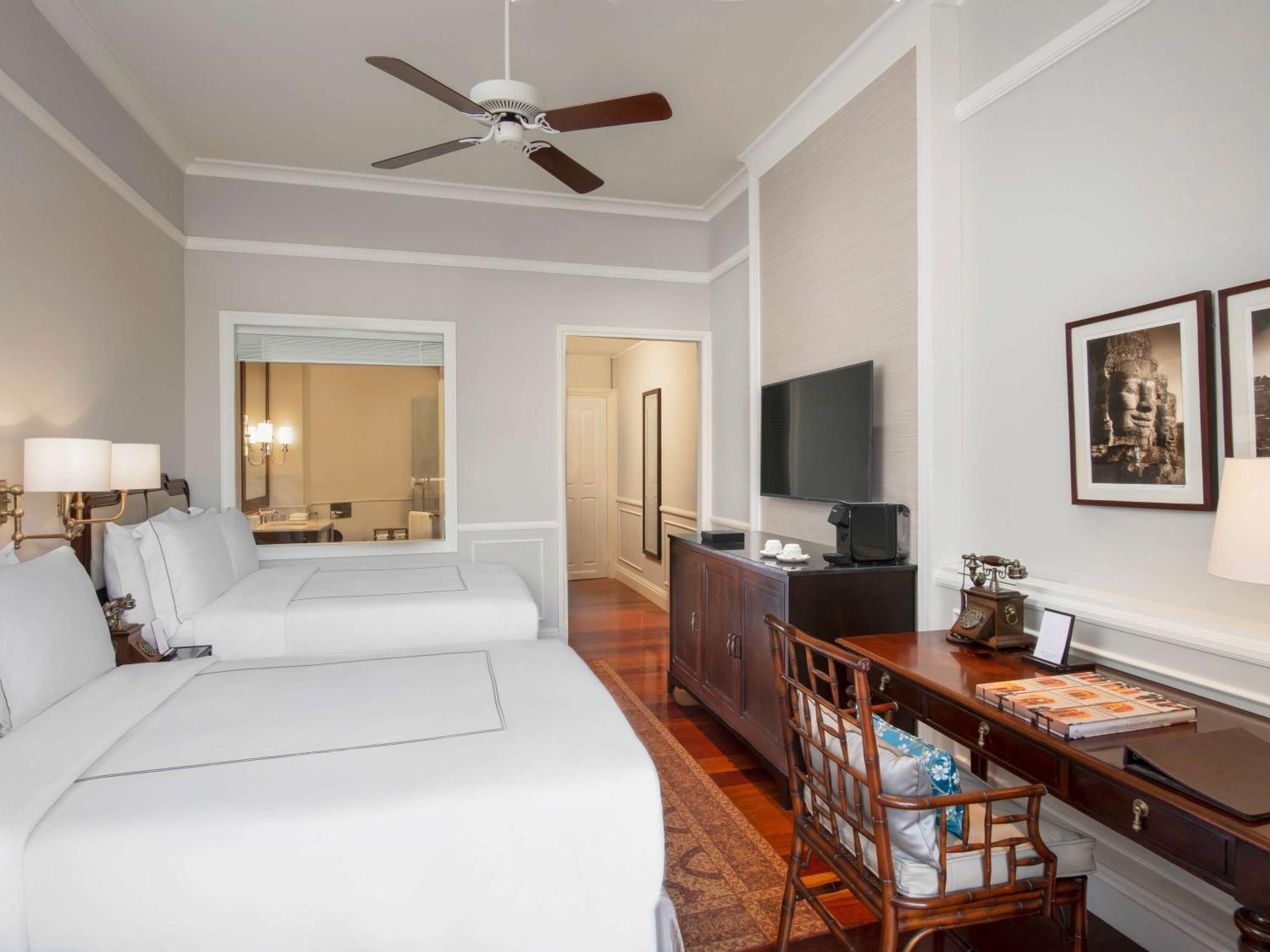 State Twin Room with Pool View - Photo 2