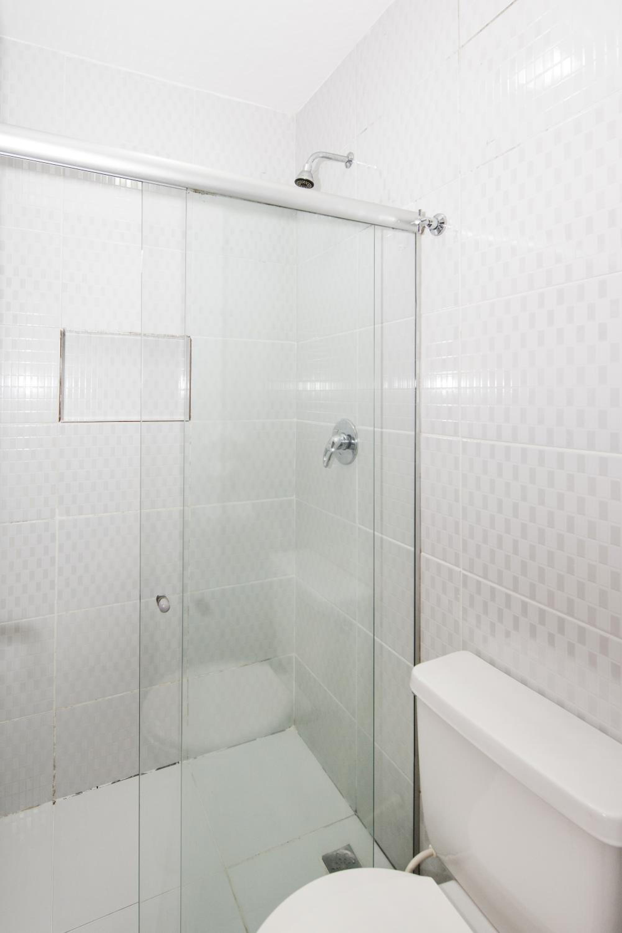 Standard Double or Twin Room - Photo 9
