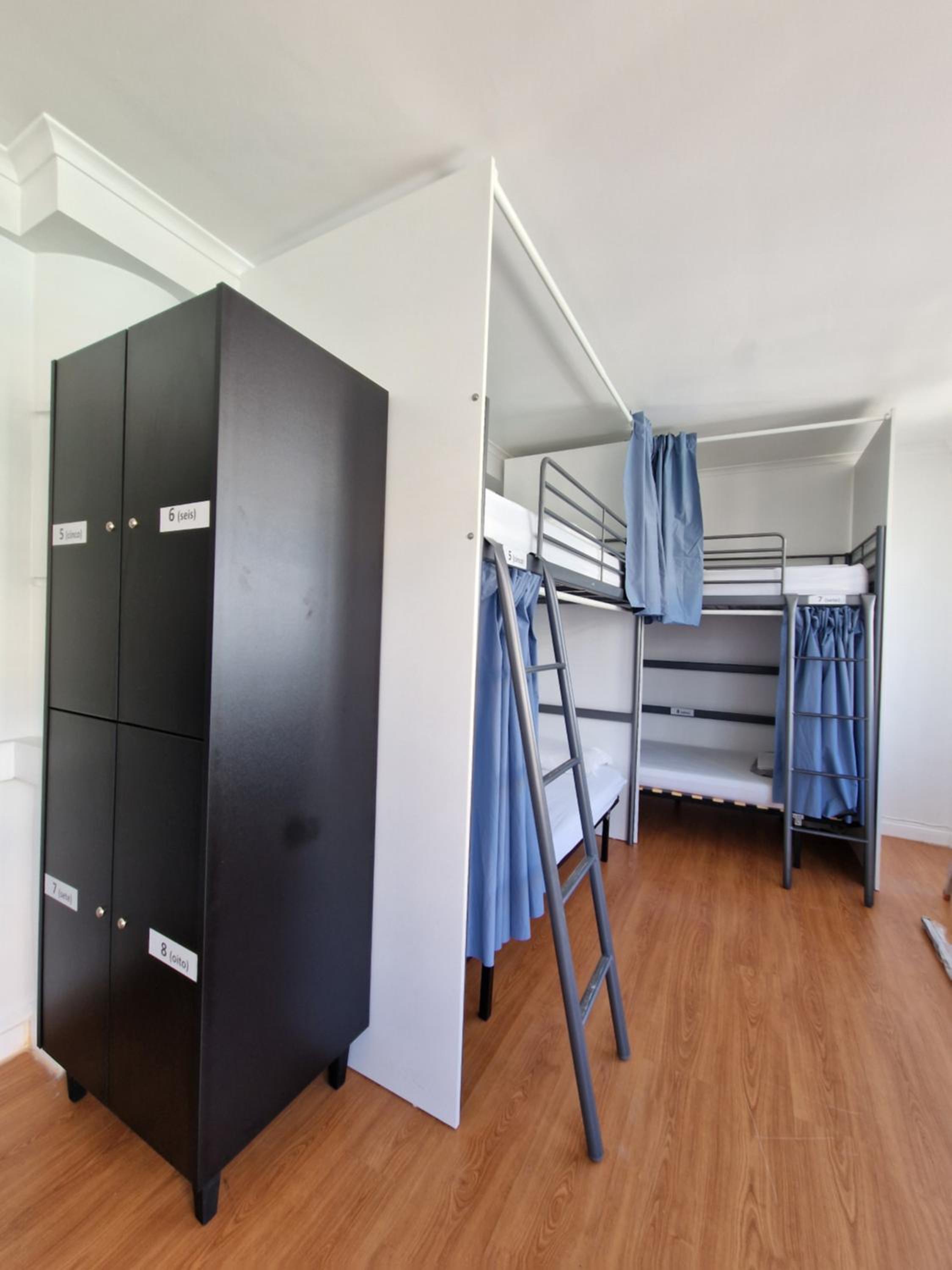 Bed in 8-Bed Male Dormitory Room photo 3
