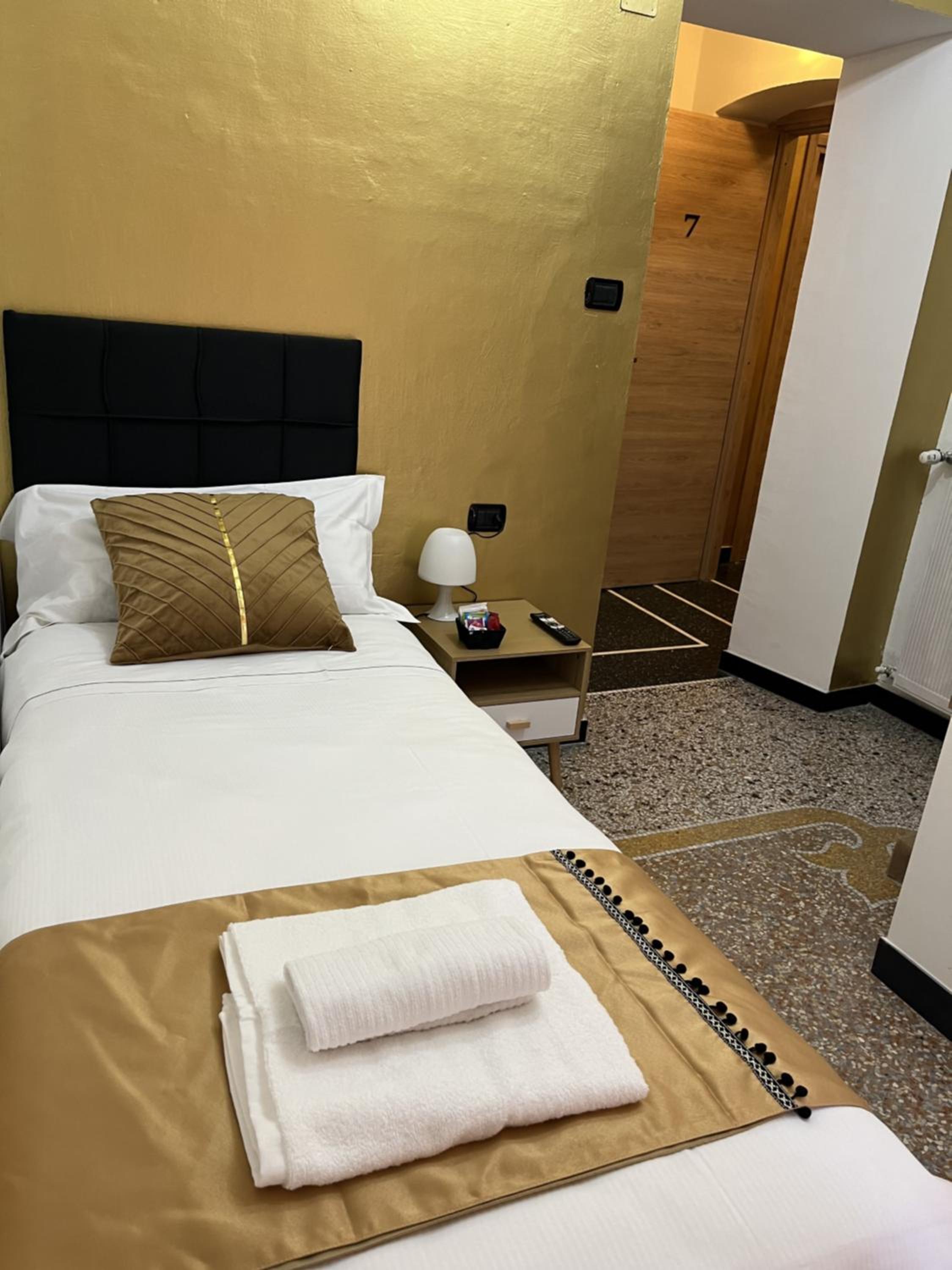 Single Room With Private Bathroom