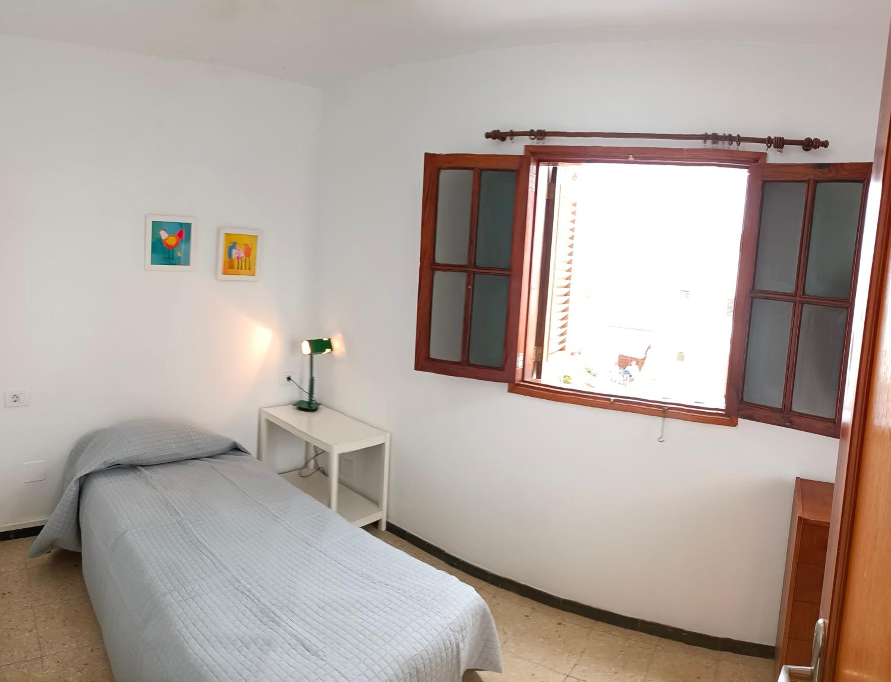 Three-Bedroom House photo 3