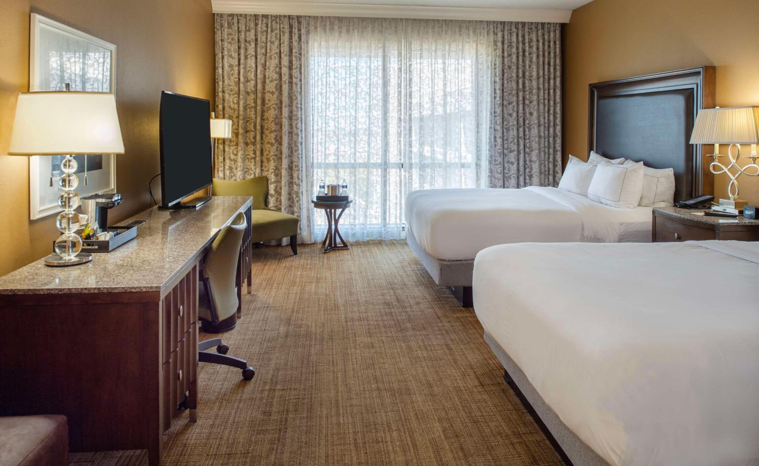 Queen Room with Two Queen Beds and Airport View - Photo 6