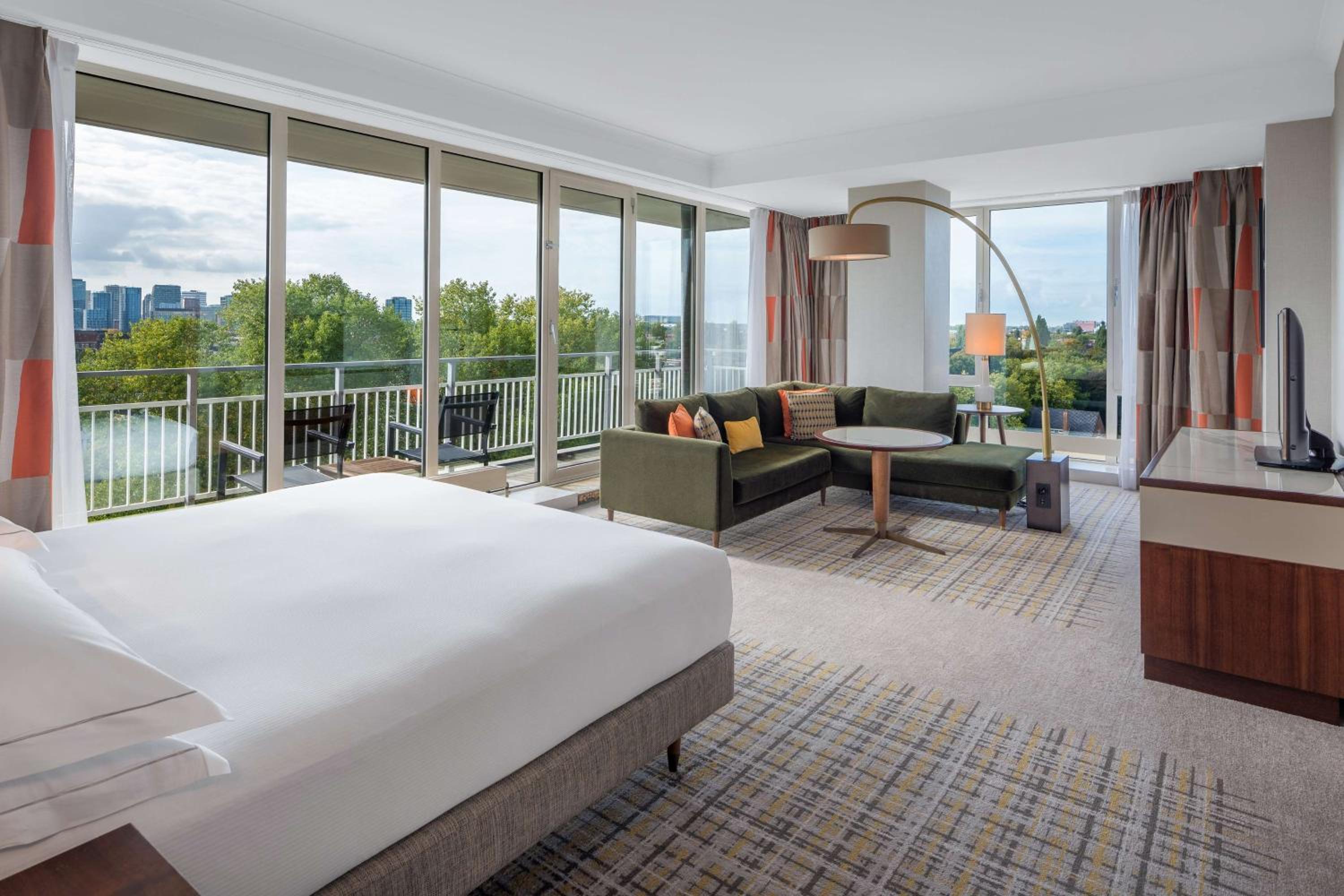 King Junior Suite Balcony High Floor