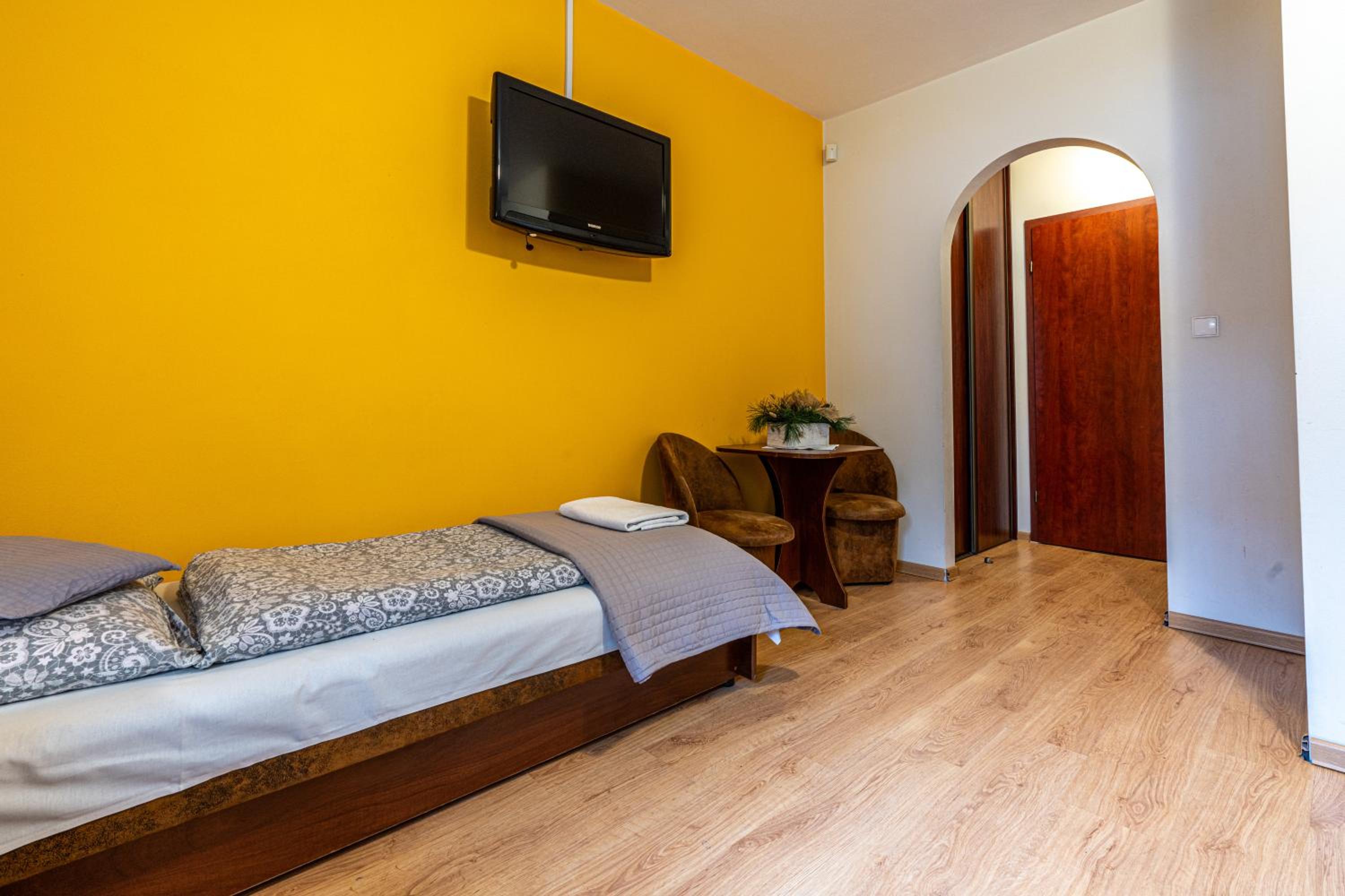 Triple Room - Photo 13