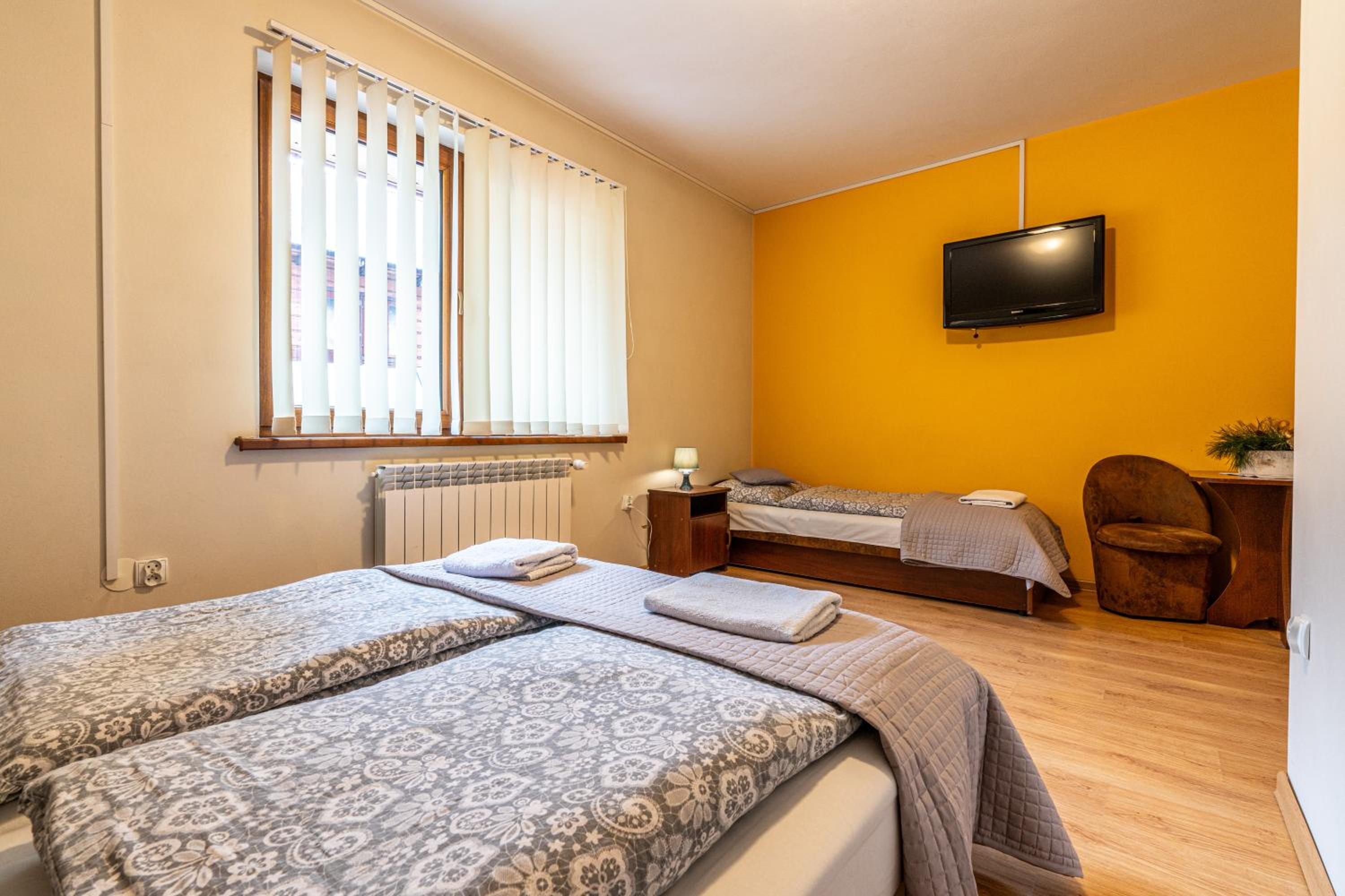 Triple Room - Photo 11