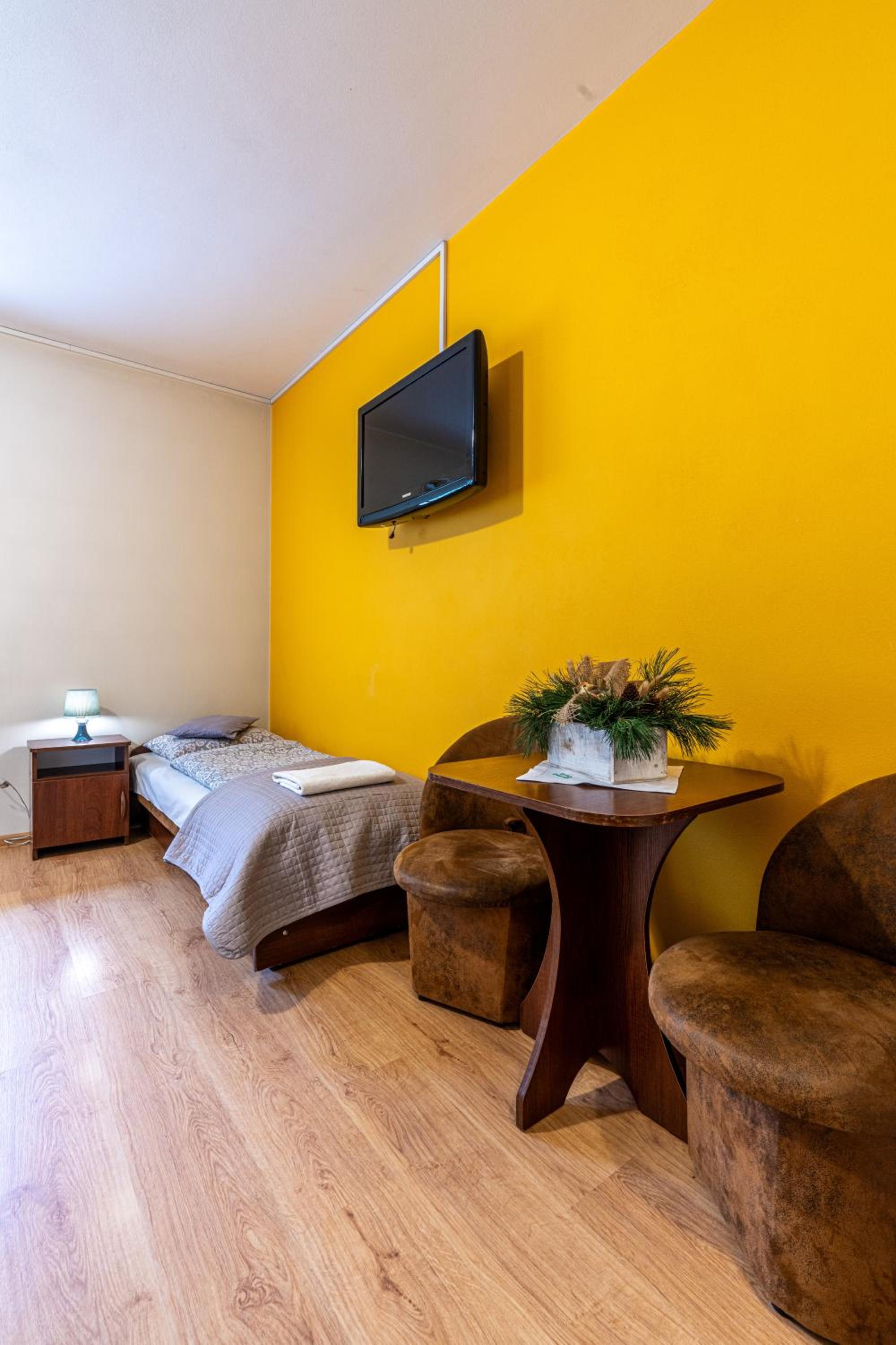 Triple Room - Photo 12