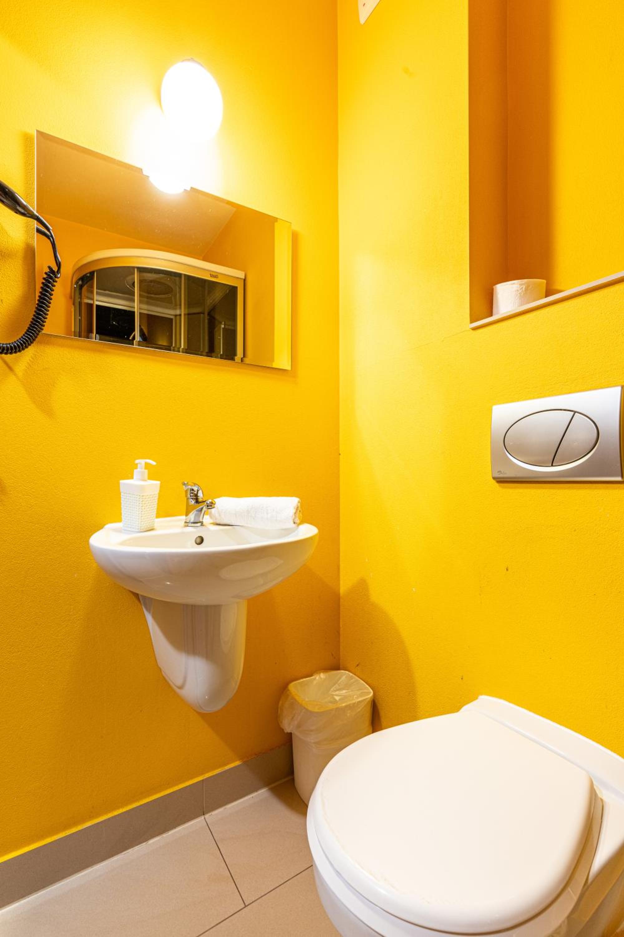 Triple Room - Photo 9