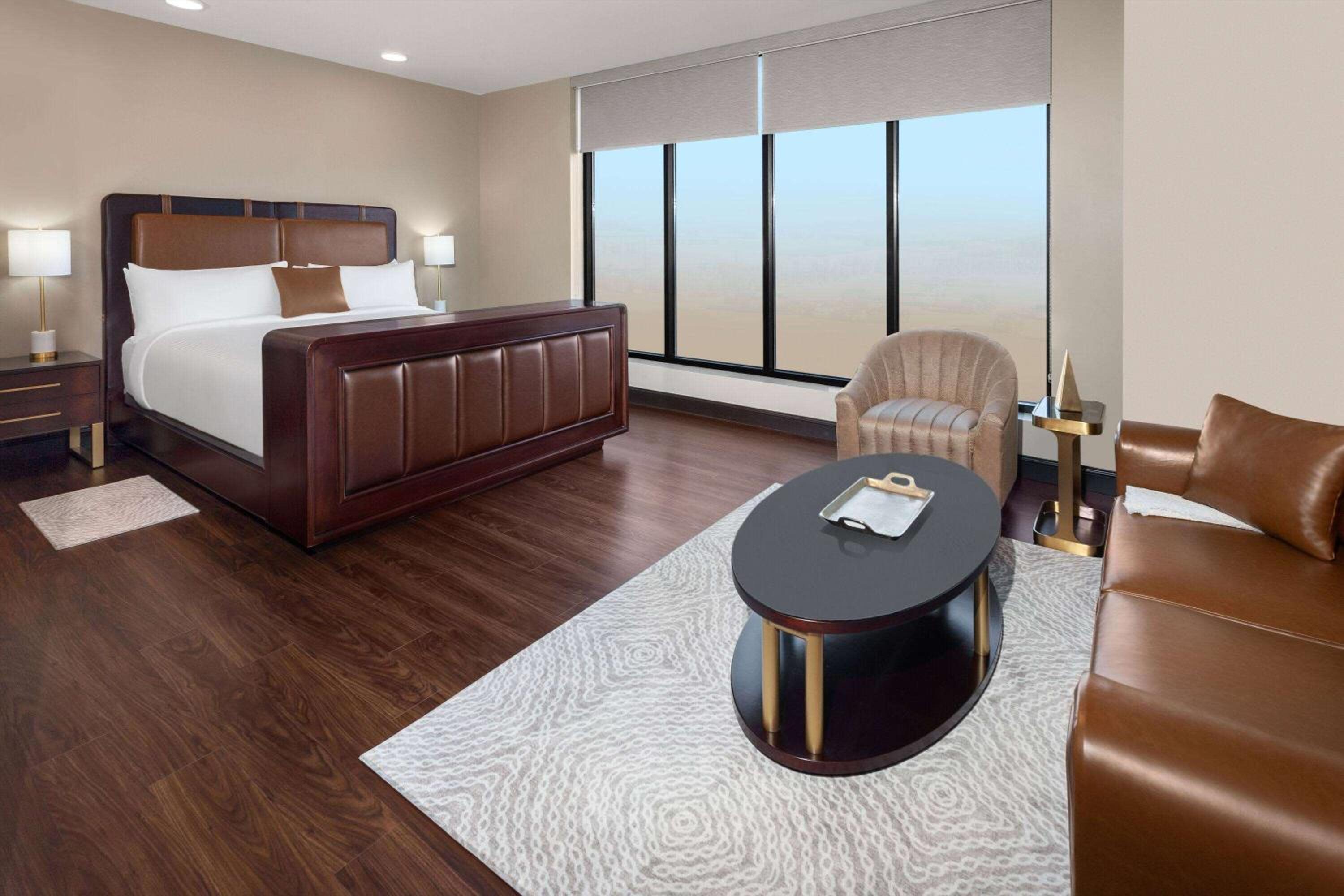 Studio Suite with One California King Bed, Non-Smoking - Photo 1