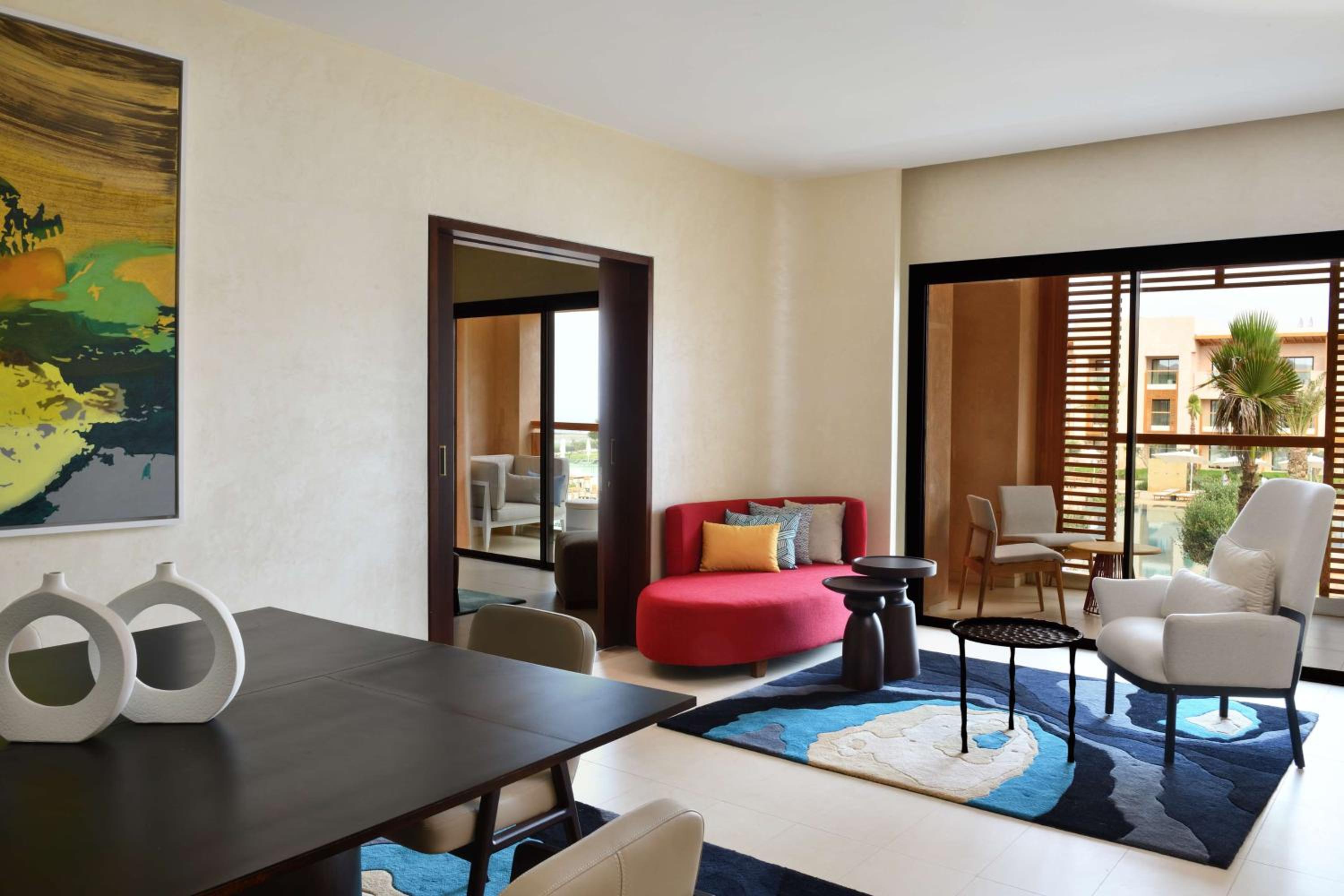 One-Bedroom King Suite with Pool View - Photo 3