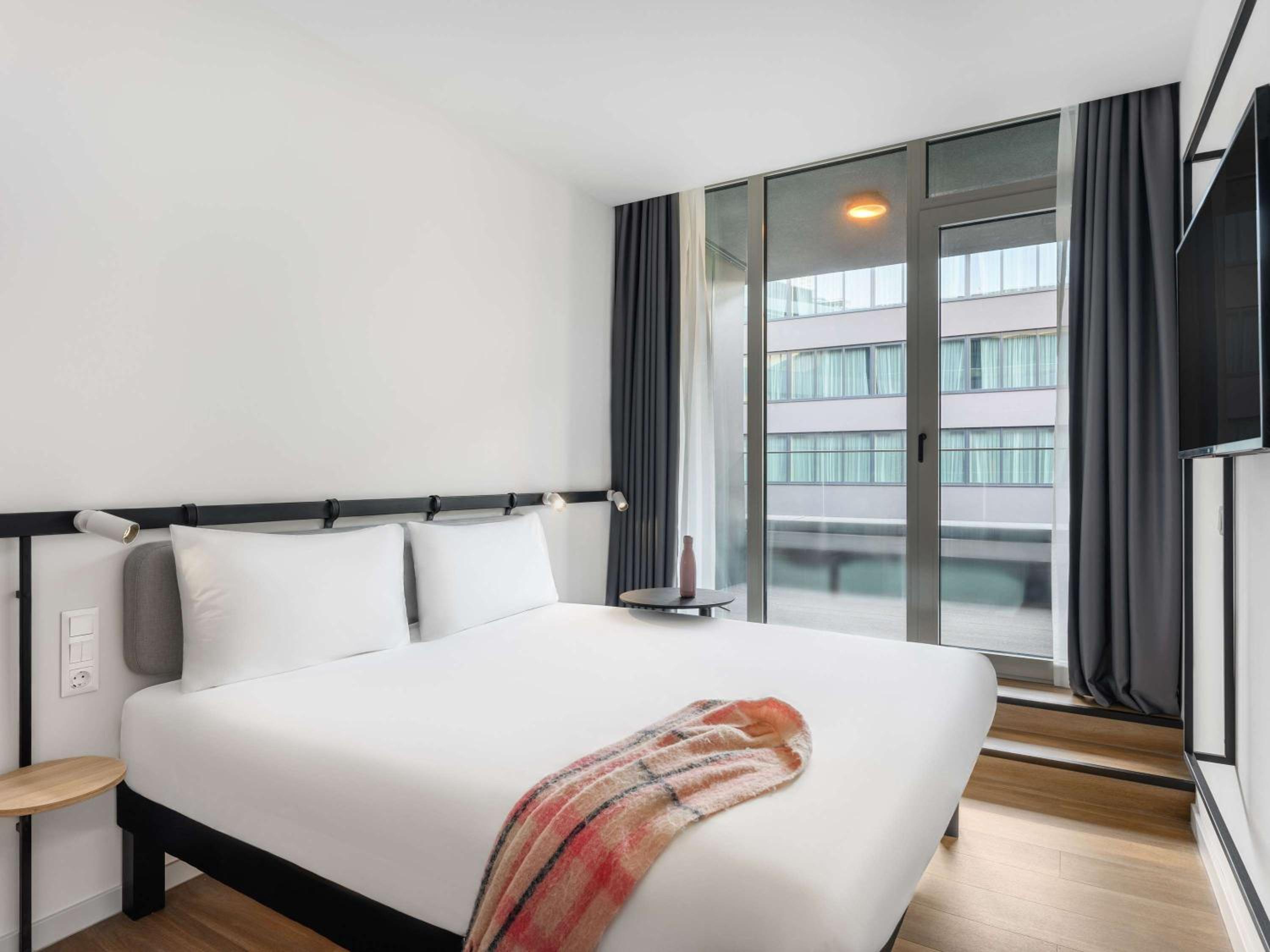 Standard Double Room with Balcony - Photo 1