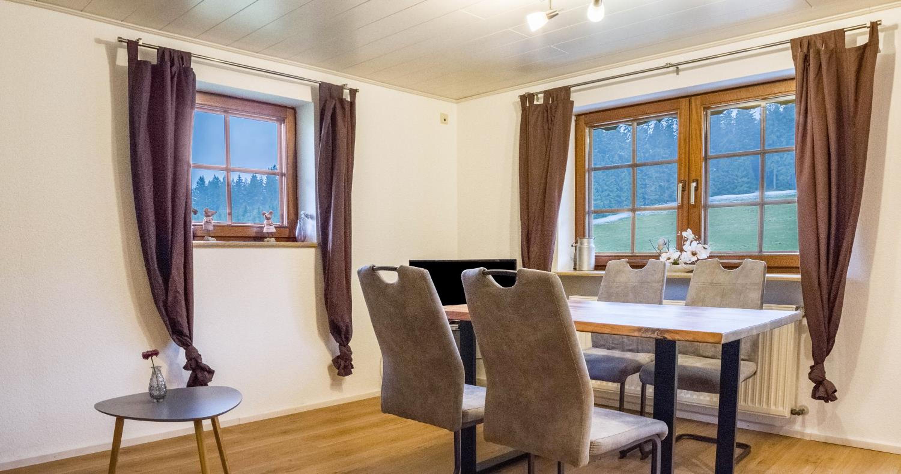 Two-Bedroom Deluxe Apartment with Garden View photo 2