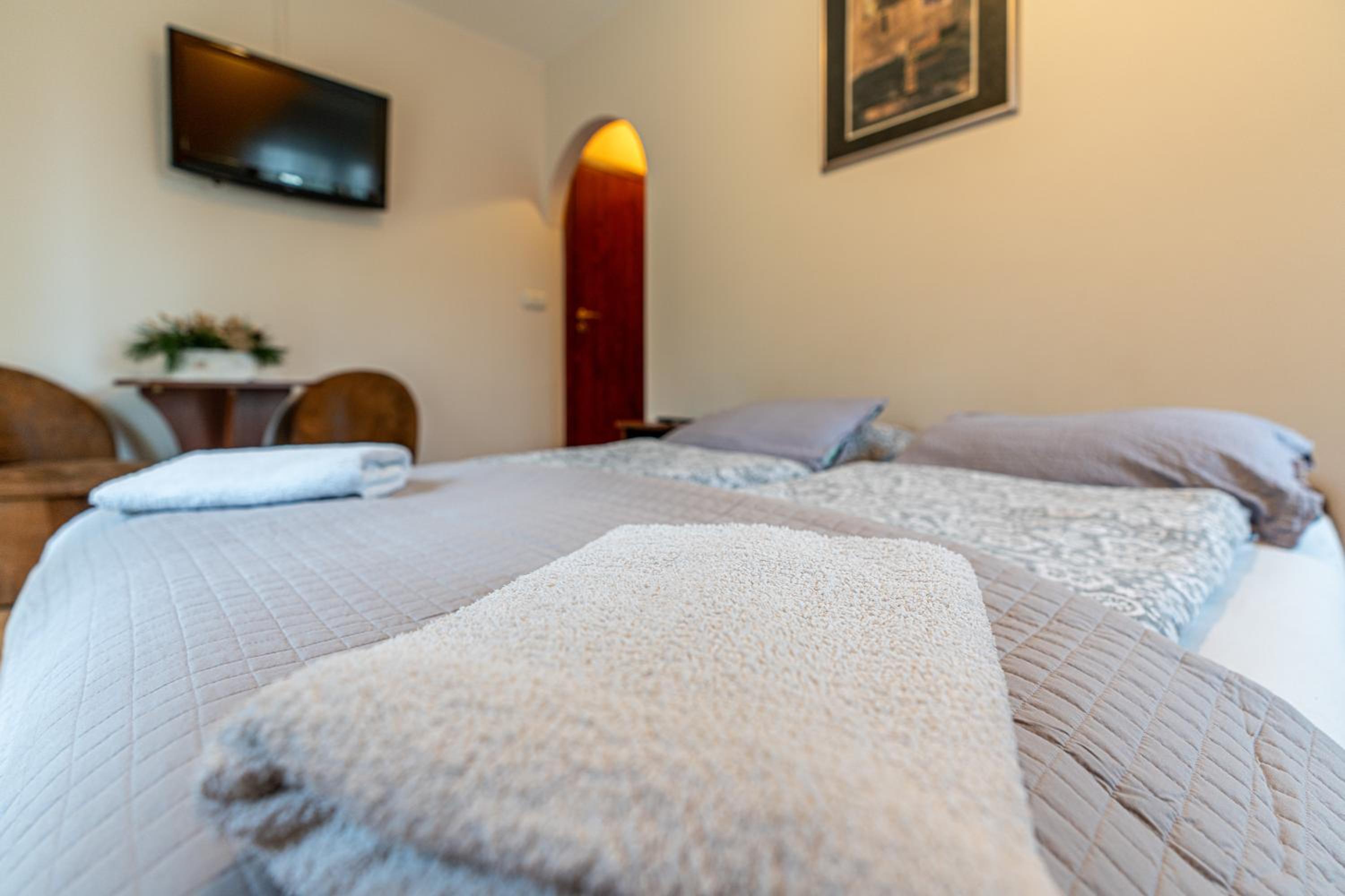 Triple Room with Balcony - Photo 5