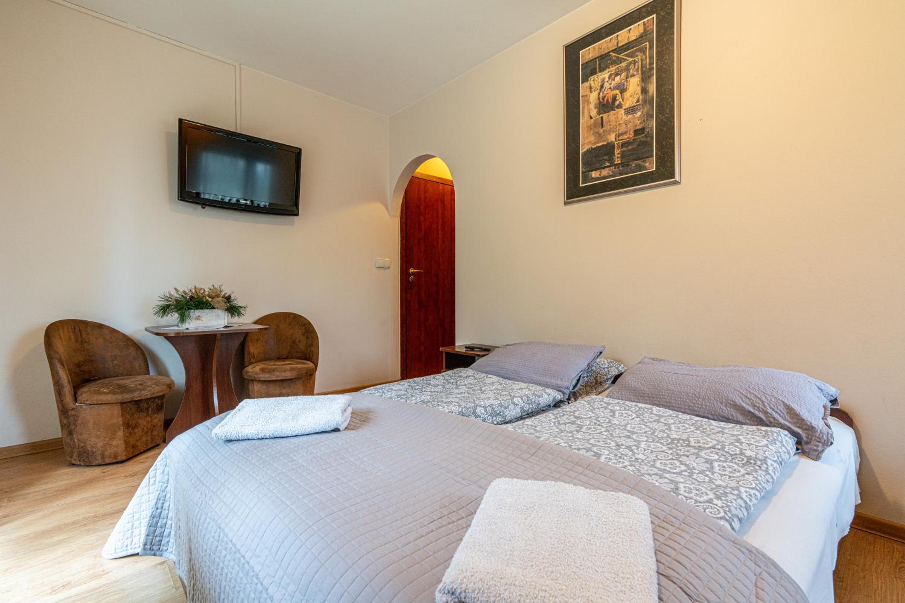 Triple Room with Balcony - Photo 2