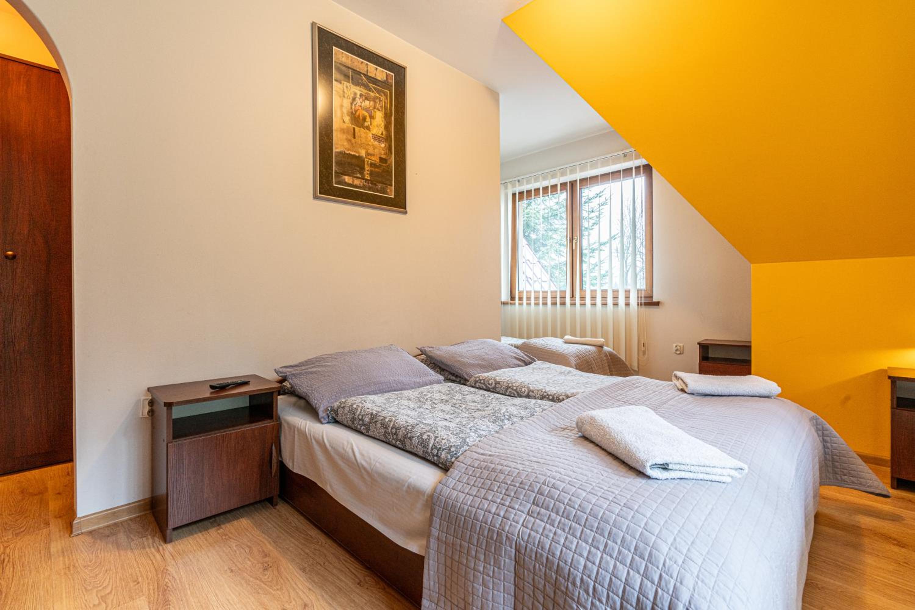 Triple Room with Balcony - Photo 10